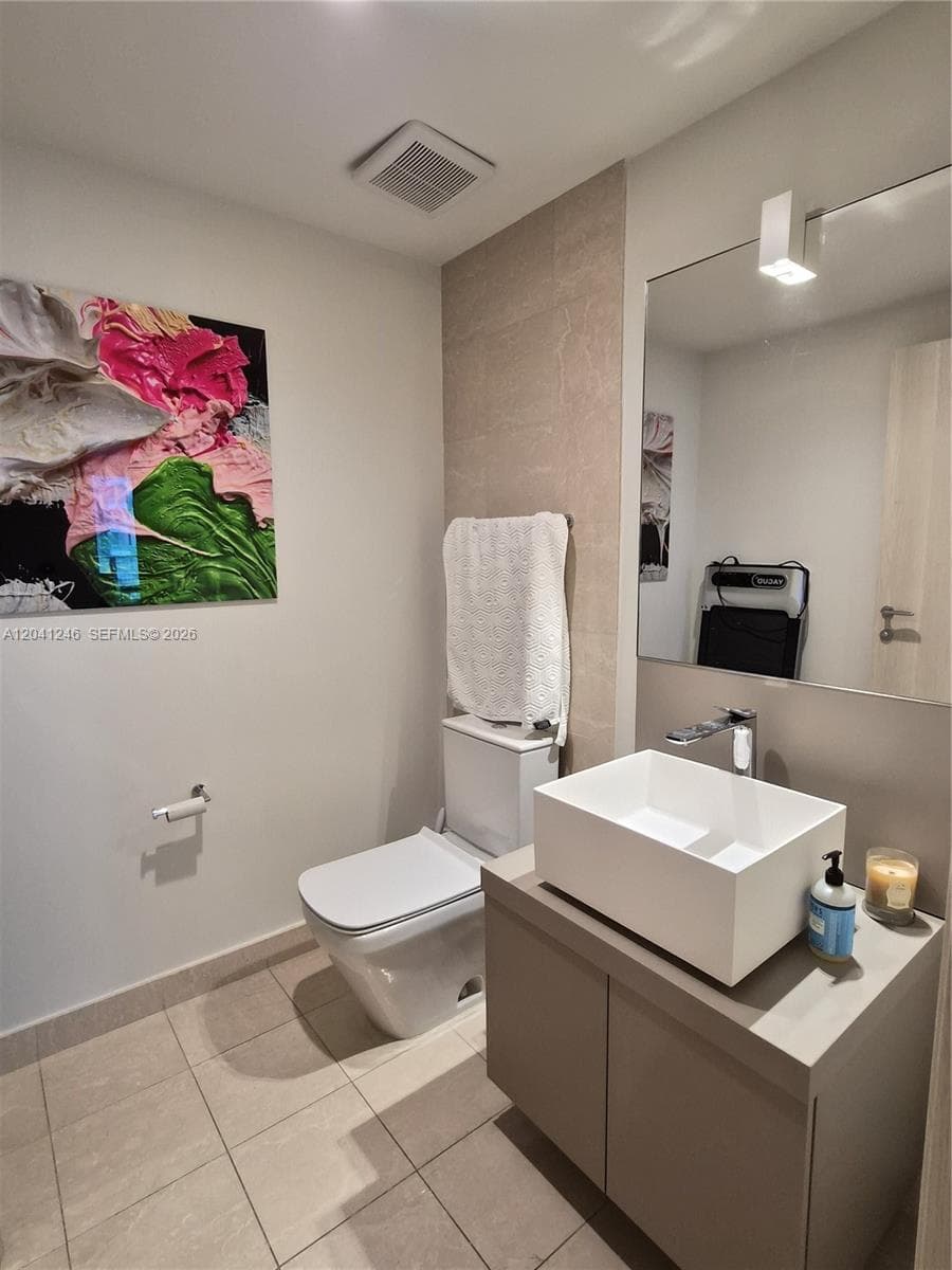 1000 Brickell Plz 2101 photo 19