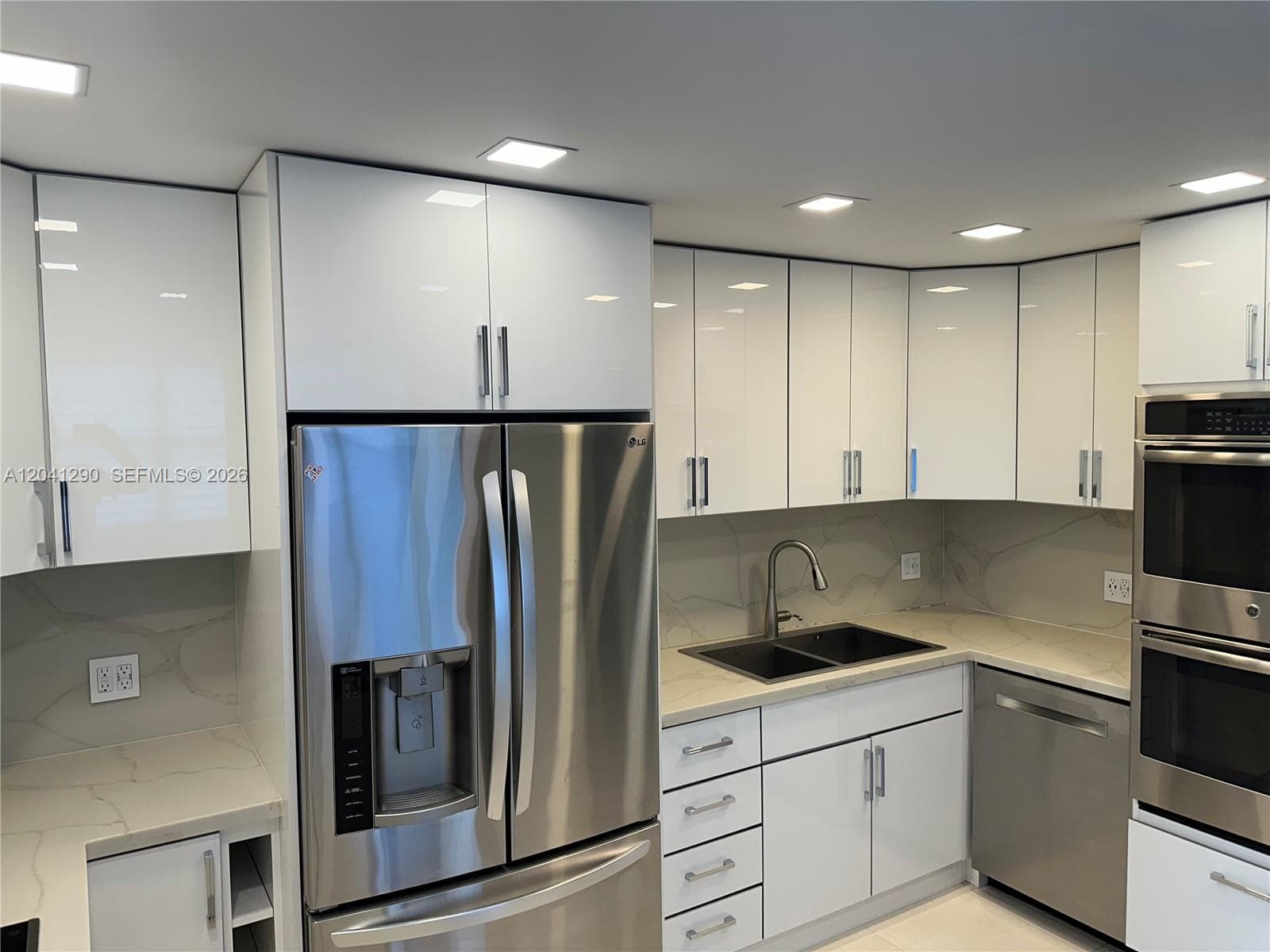 9500 W Bay Harbor Dr 6A photo 5