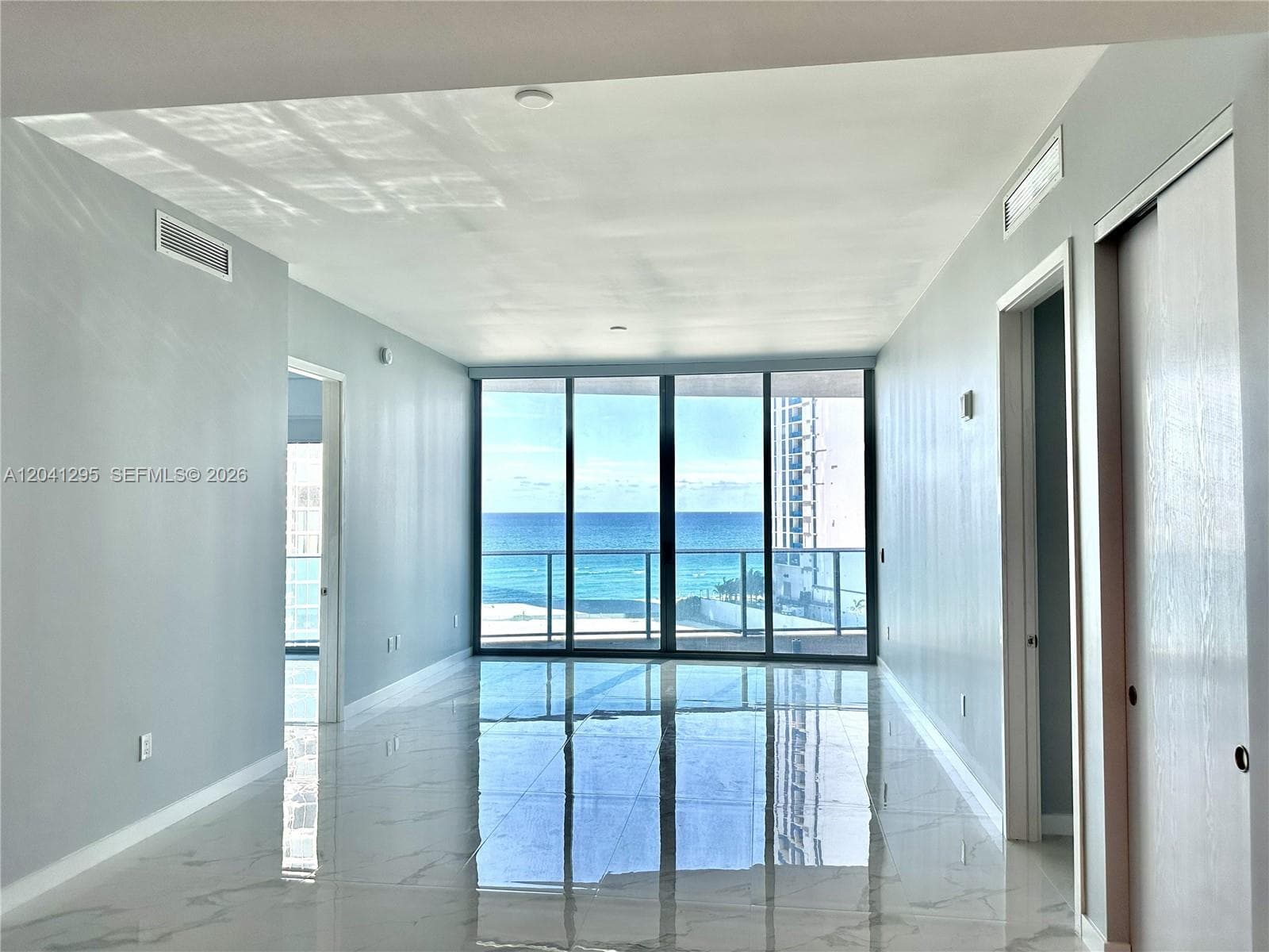 17550 Collins Ave 803 photo 2