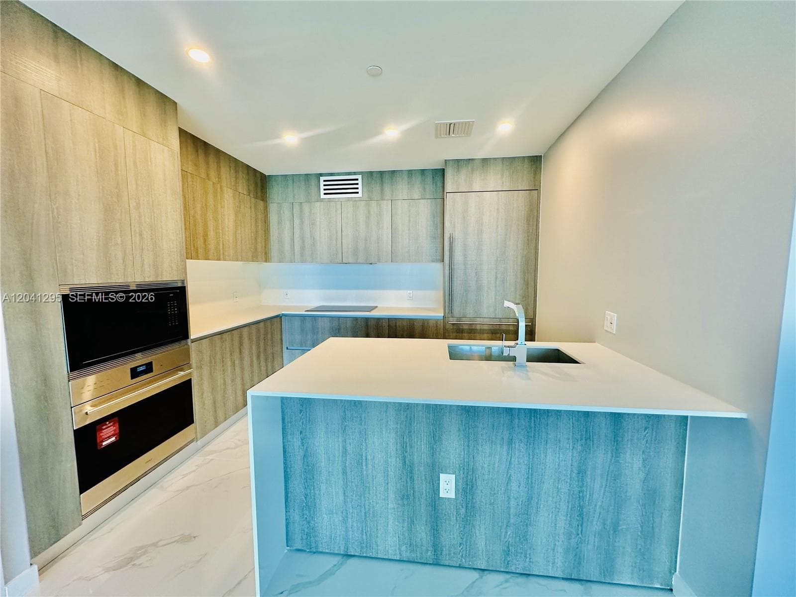 17550 Collins Ave 803 photo 14