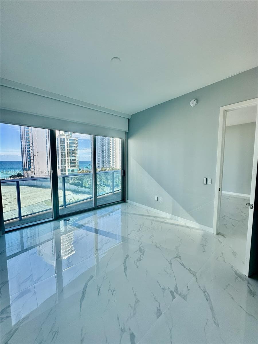 17550 Collins Ave 803 photo 8