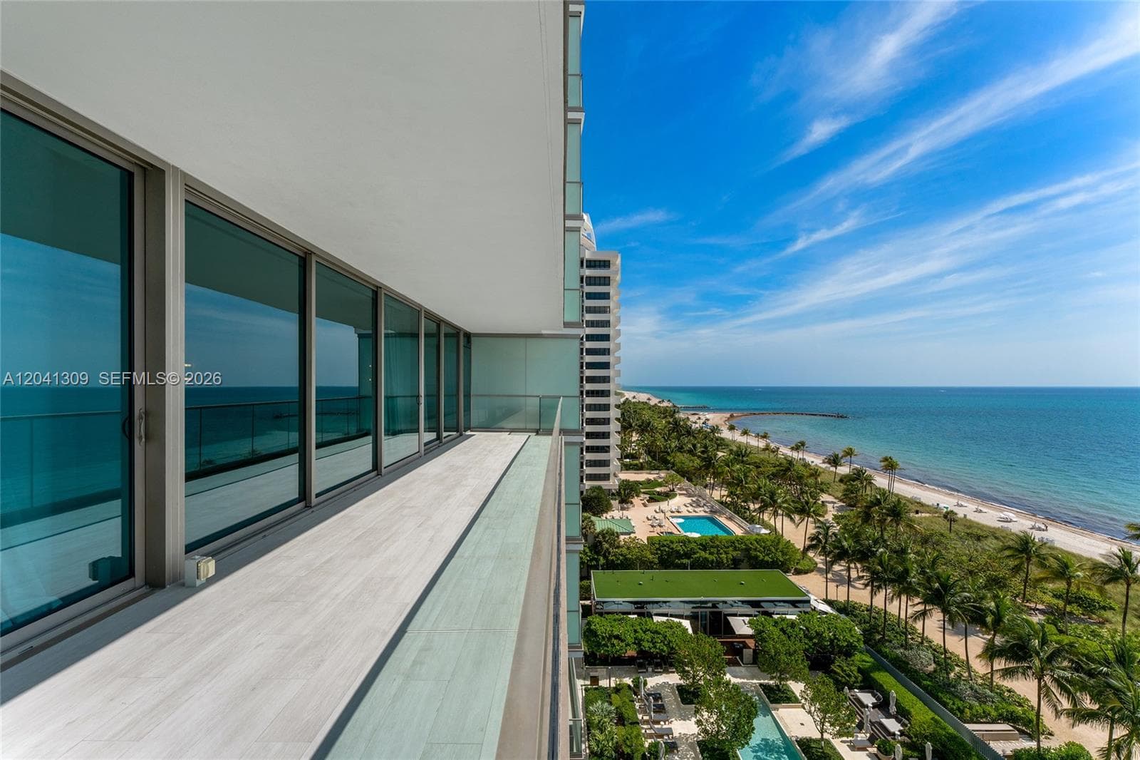 10201 Collins Ave 906 photo 4