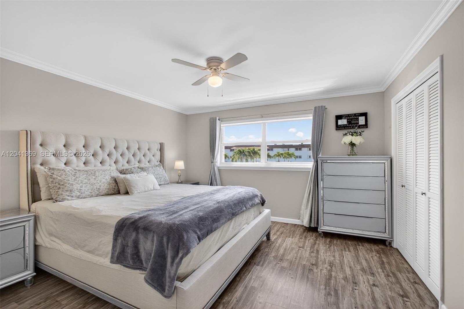 111 Shore Ct 205 photo 24