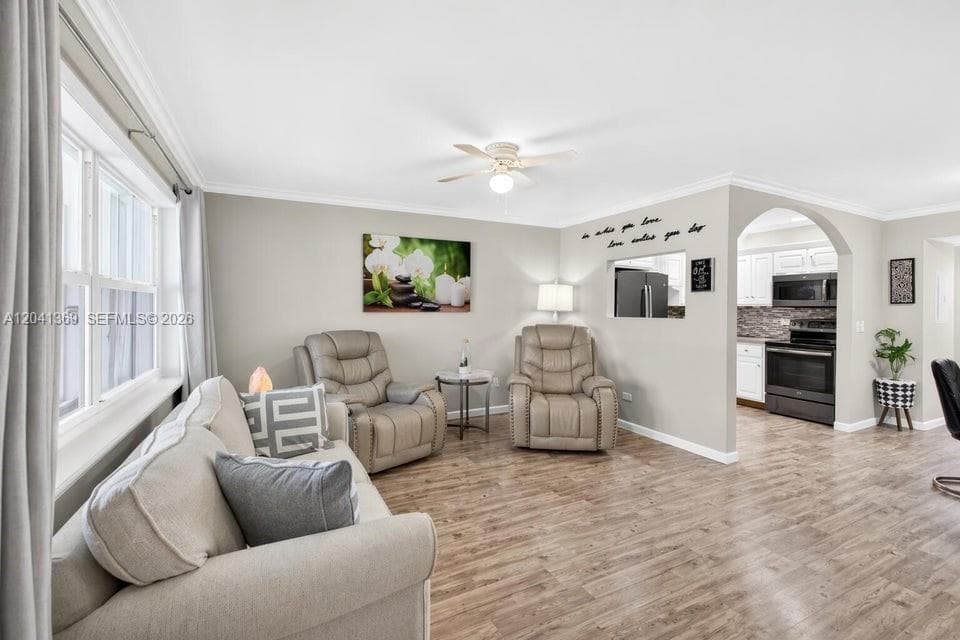 111 Shore Ct 205 photo 15