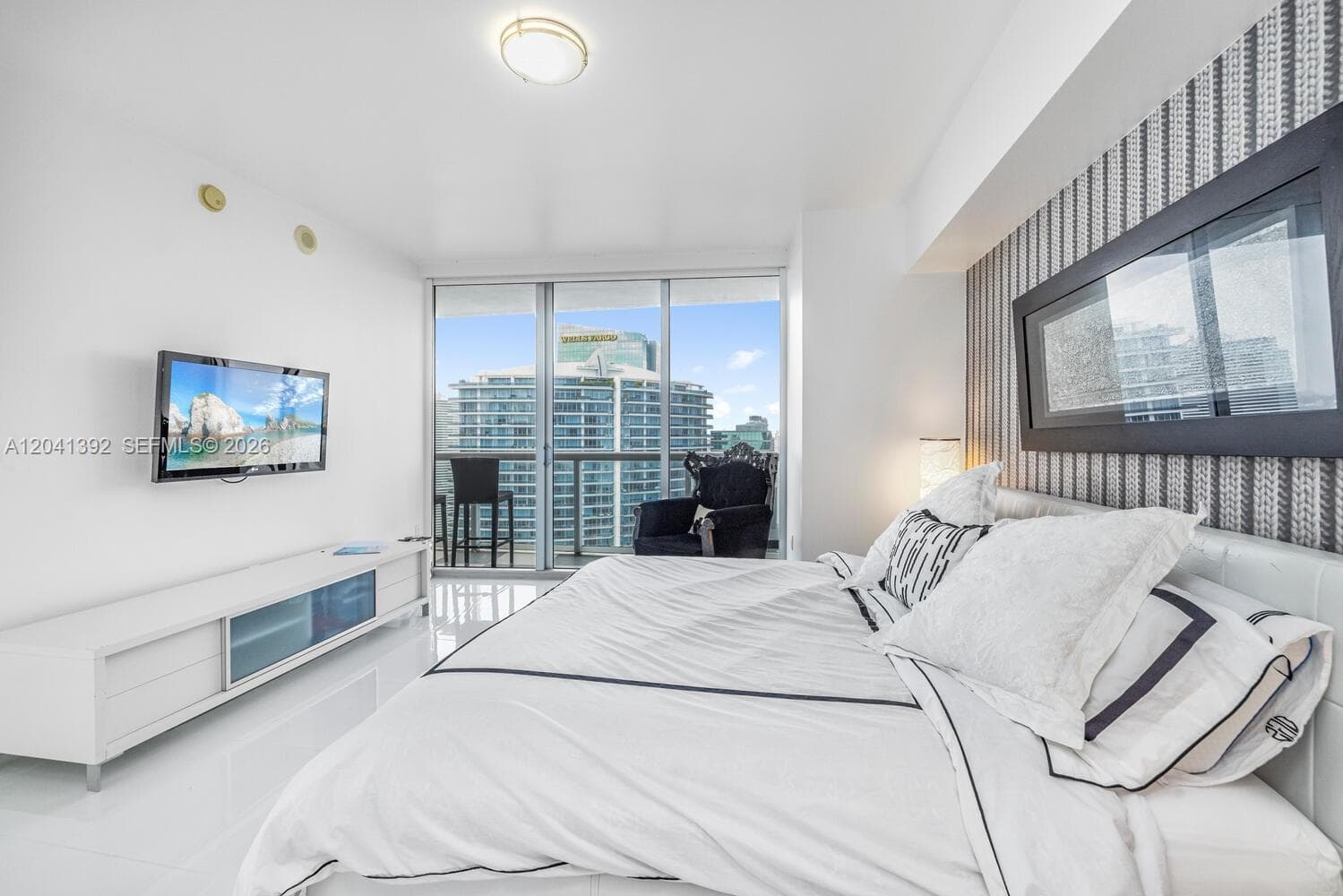 475 BRICKELL AVE 4715 photo 23