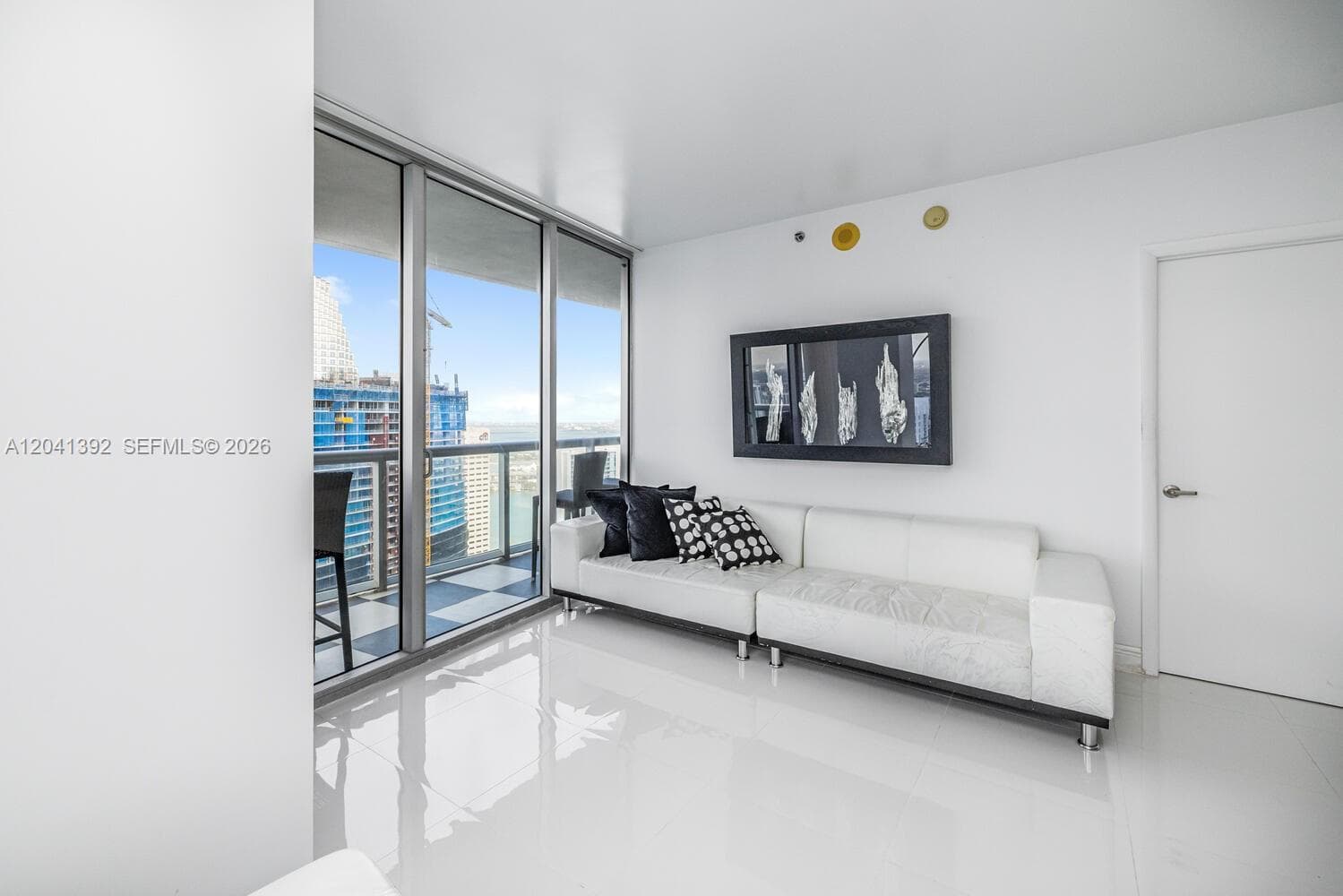 475 BRICKELL AVE 4715 photo 7