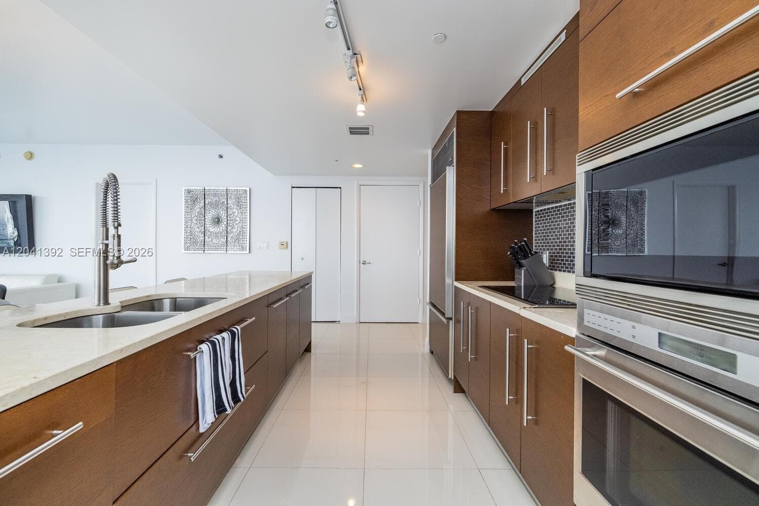 475 BRICKELL AVE 4715 photo 15