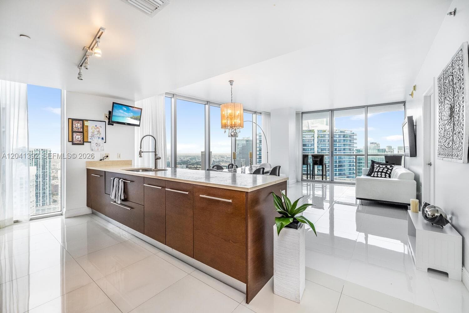 475 BRICKELL AVE 4715 photo 4