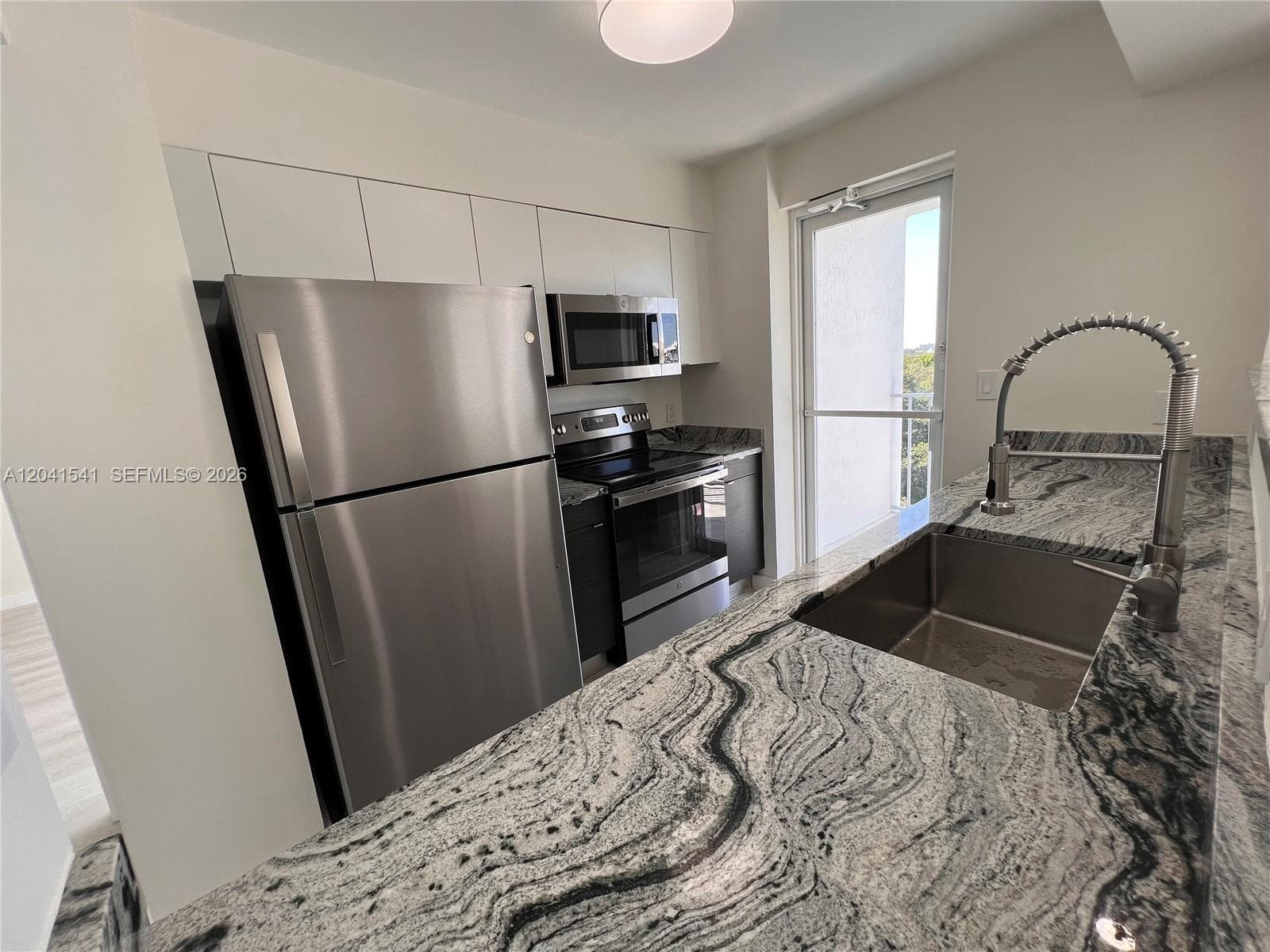 700 NE 63 ST DPH9 photo 1