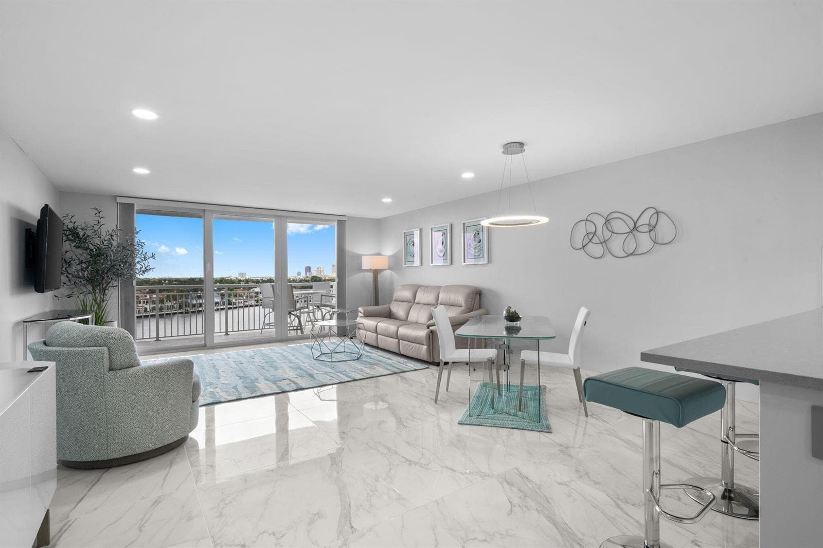 511 Bayshore Drive 910 photo 2