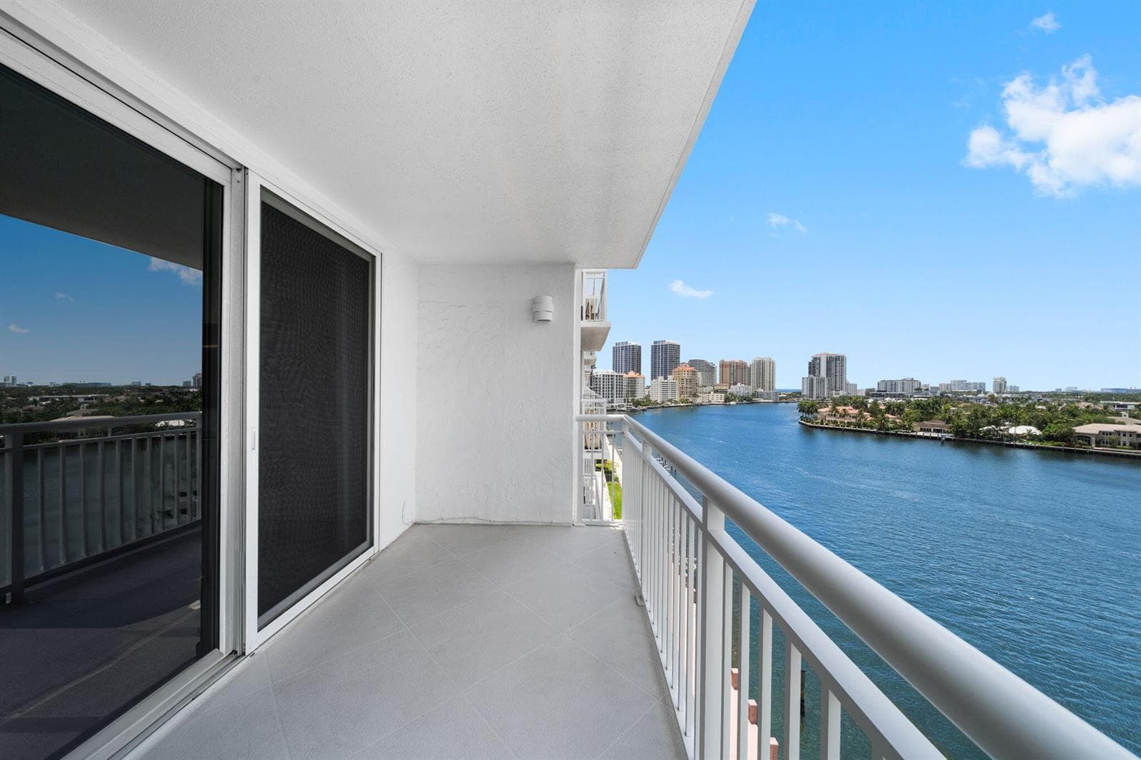 511 Bayshore Drive 910 photo 24