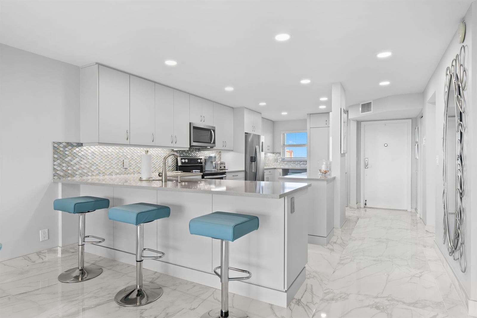 511 Bayshore Drive 910 photo 10