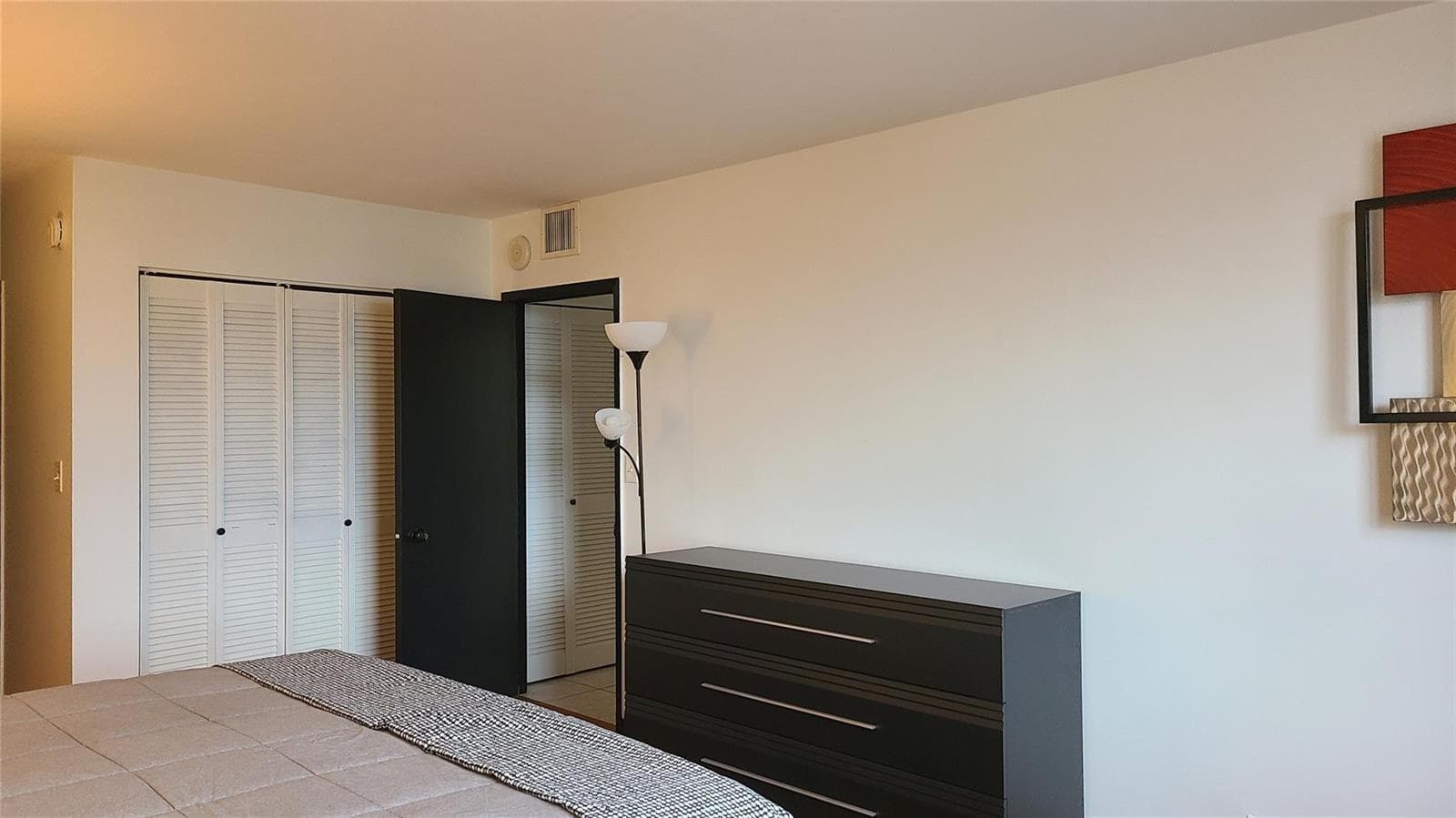 2500 Parkview Drive 802 photo 22