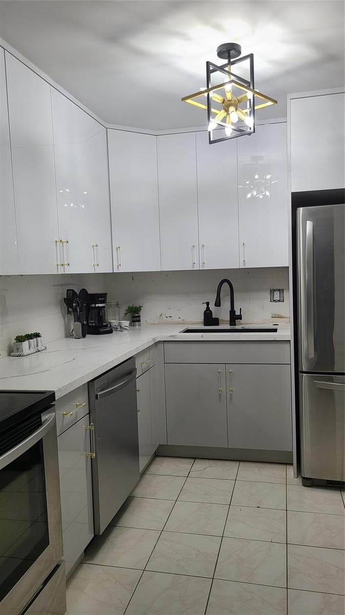 2500 Parkview Drive 802 photo 8