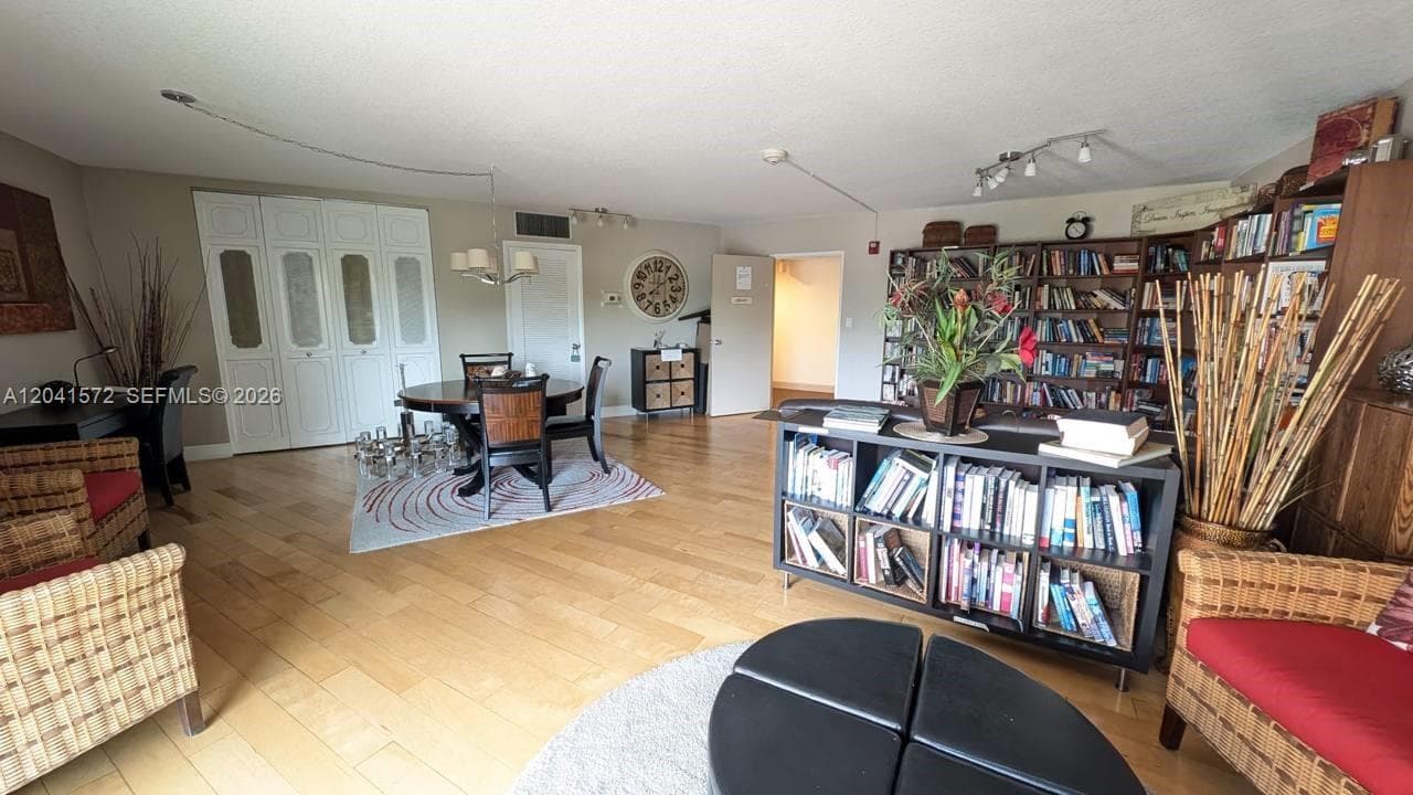 900 River Reach Dr 404 photo 21