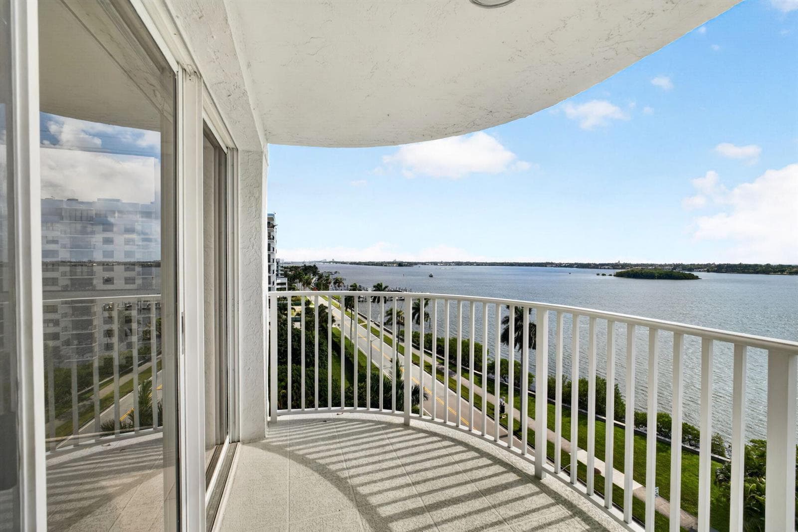 3901 S Flagler Drive 901 photo 12