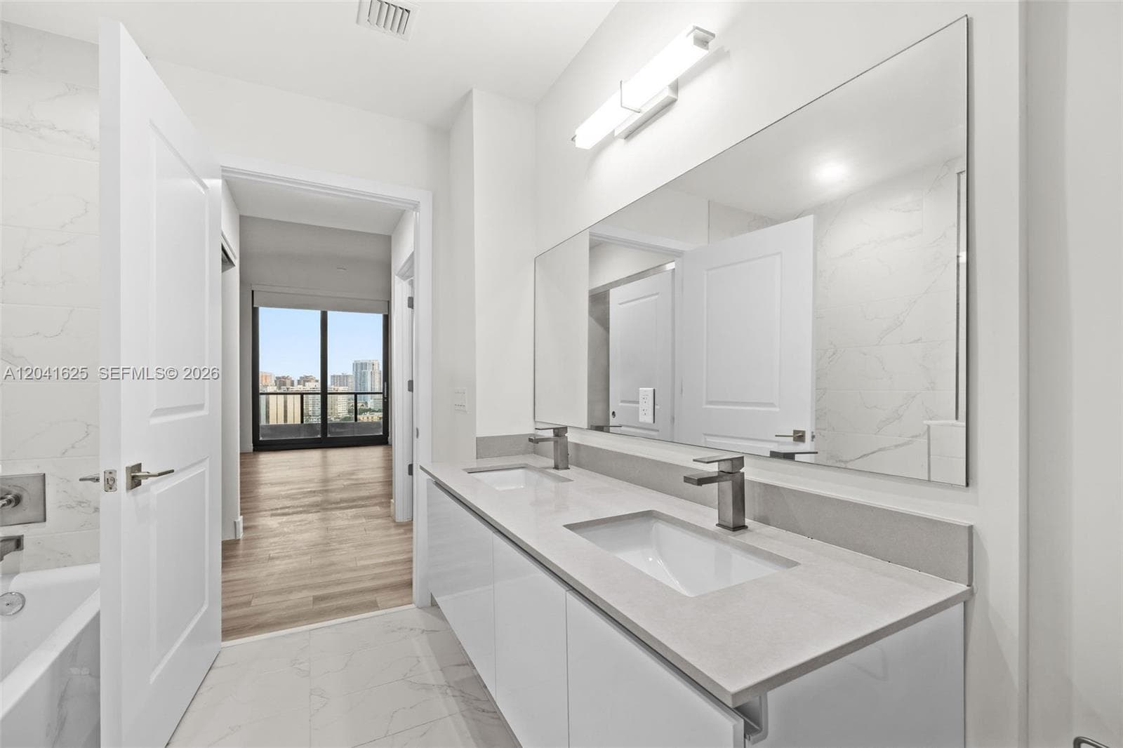 101 Diplomat Pkwy 906 photo 16
