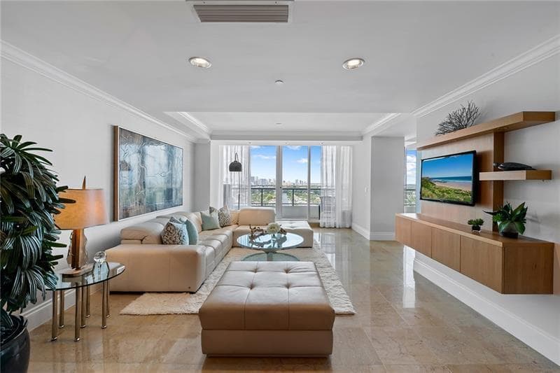 1 N Fort Lauderdale Beach Boulevard 1807 photo 8