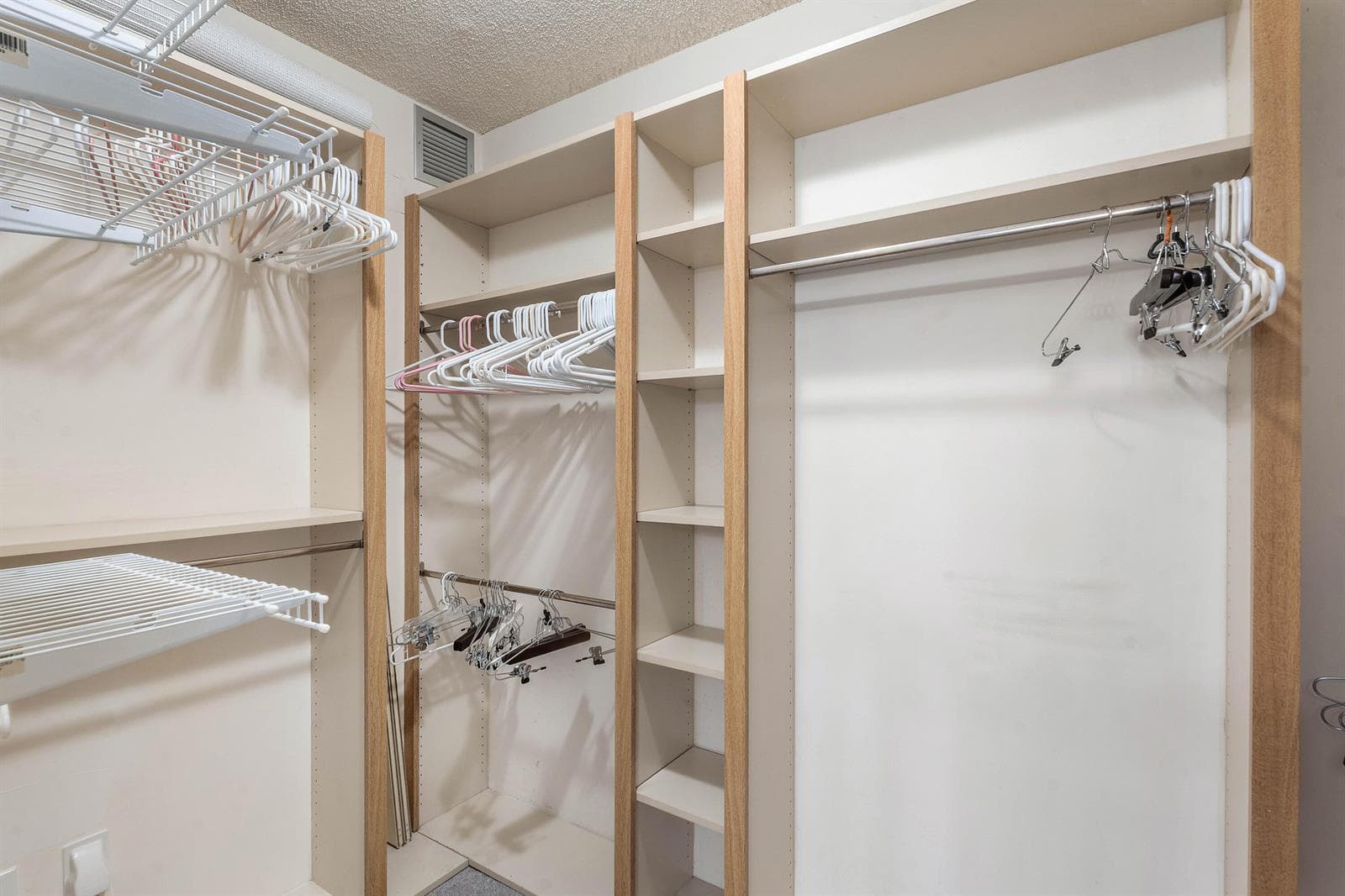 1301 Seafarer Circle 403 photo 23