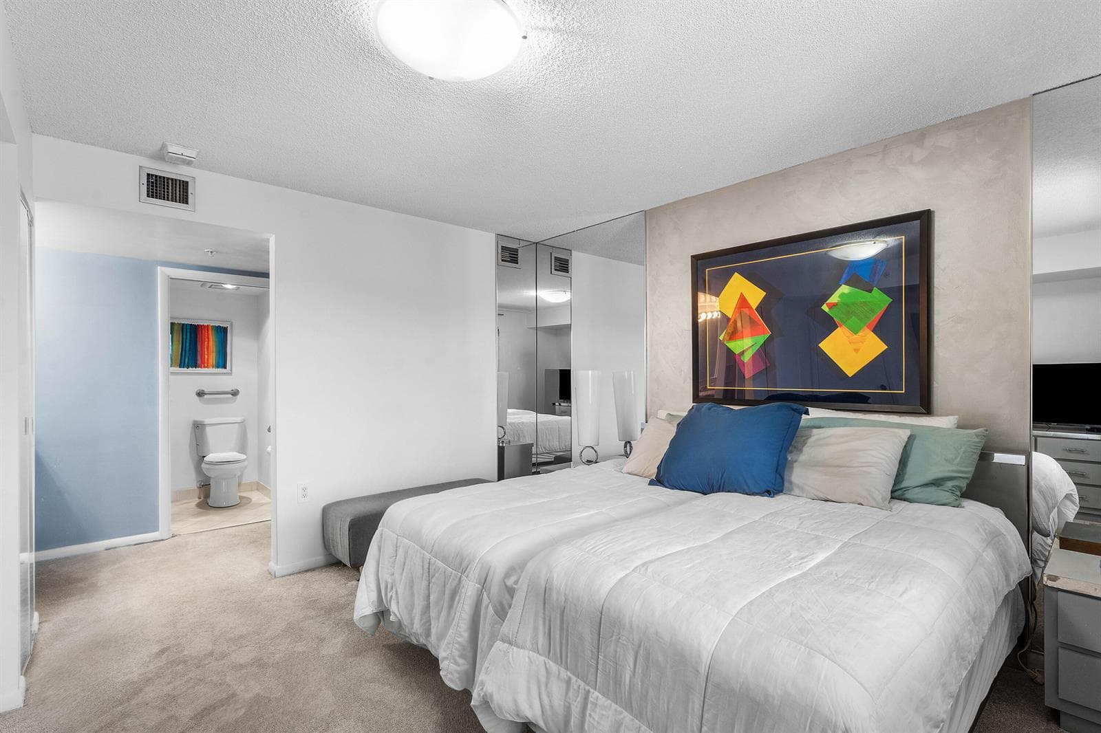 1301 Seafarer Circle 403 photo 20