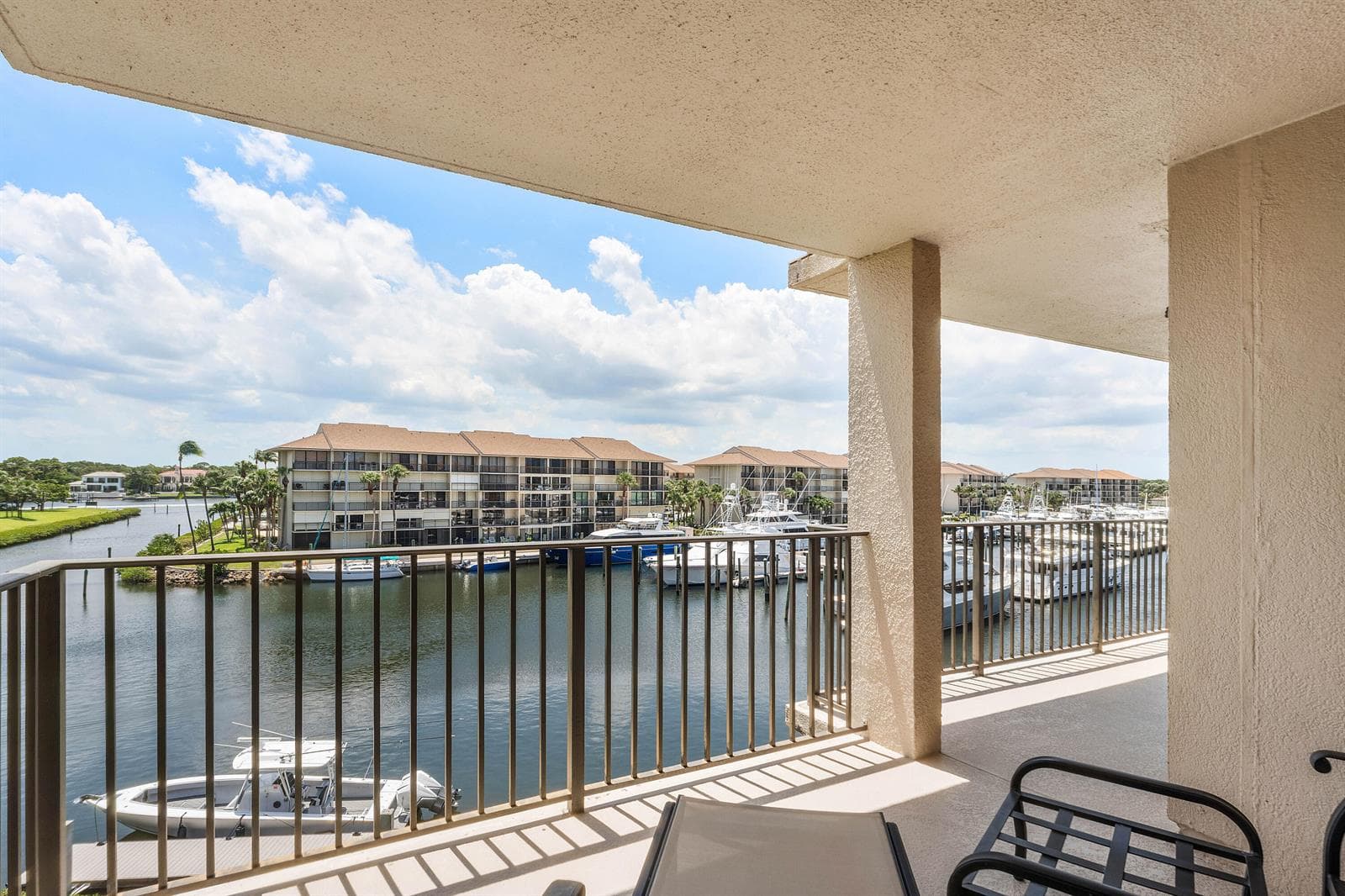 1301 Seafarer Circle 403 photo 24