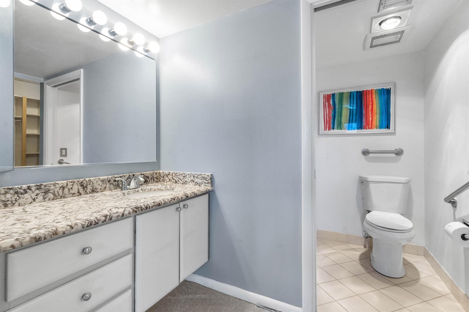 1301 Seafarer Circle 403 photo 21