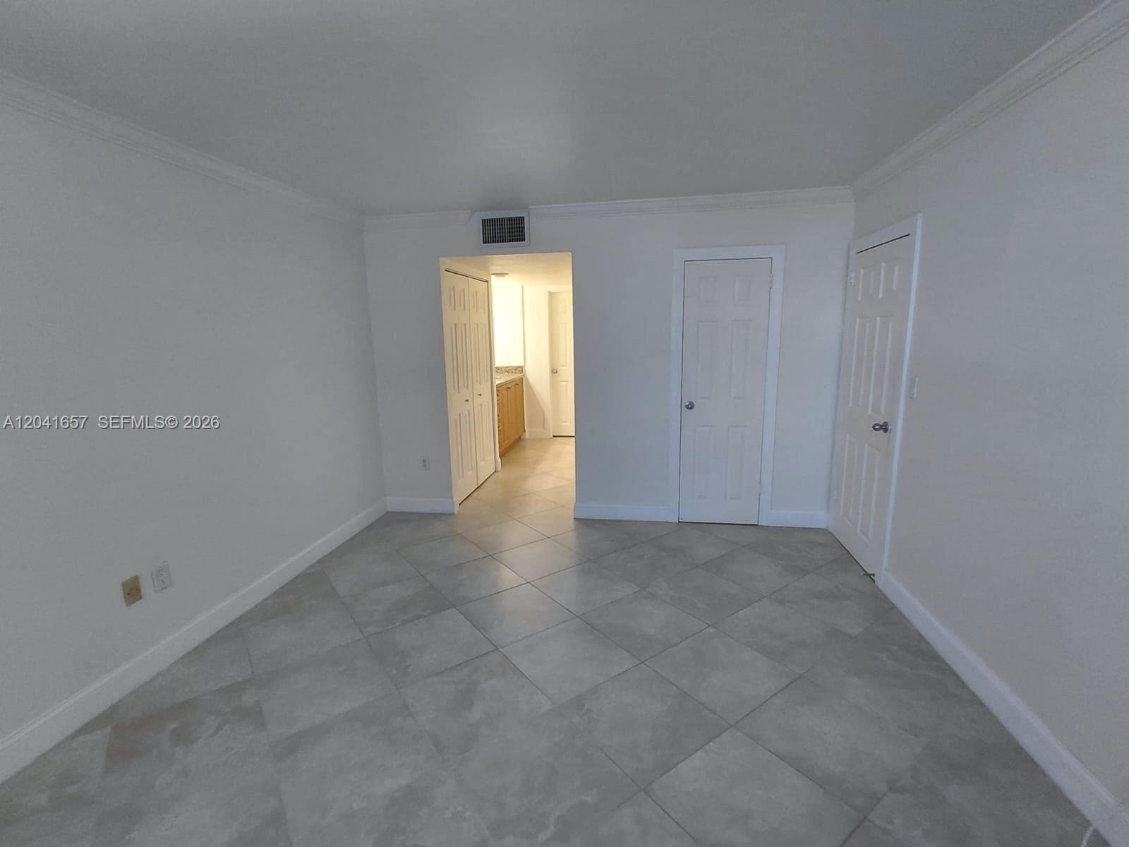 5701 Collins Ave 619 photo 15