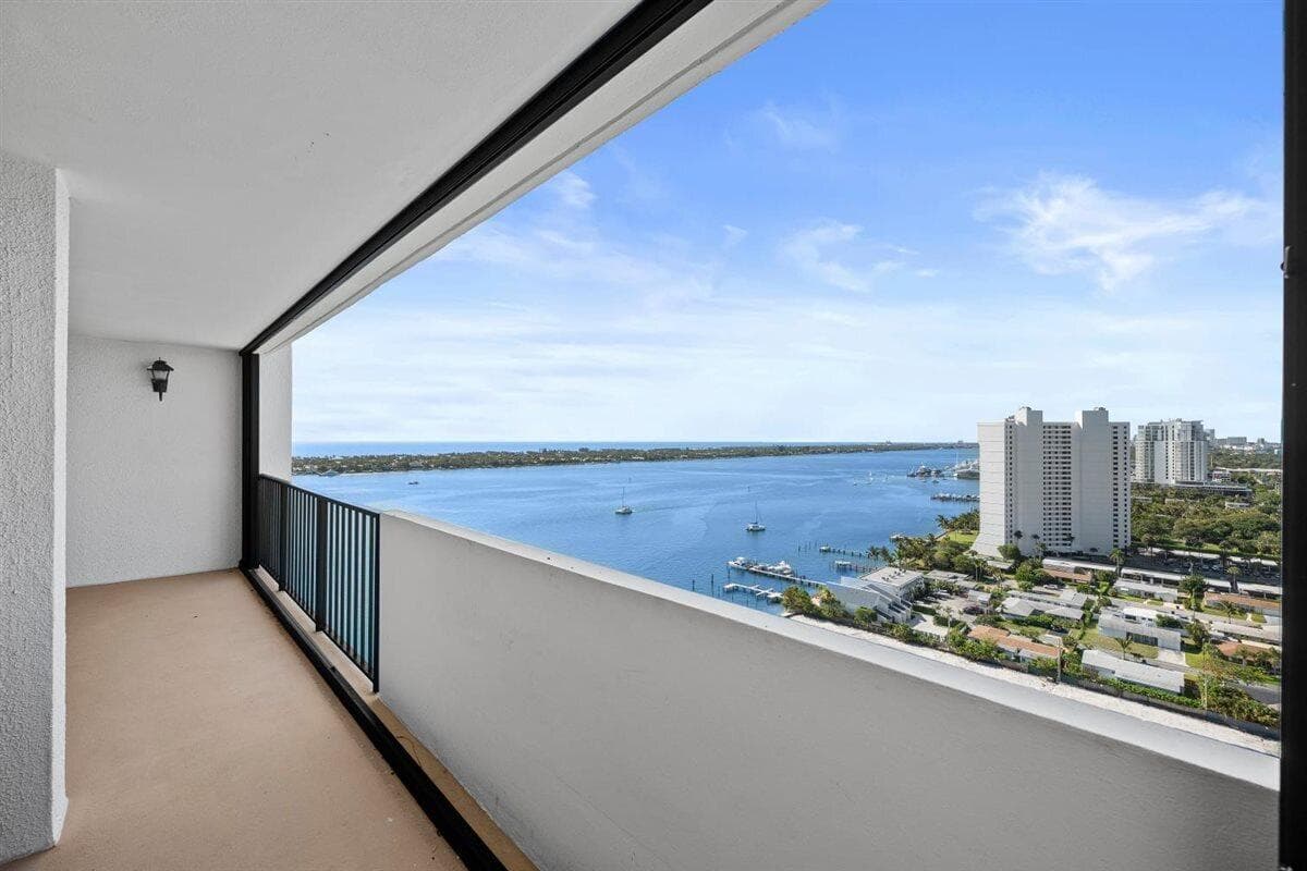 5600 N Flagler Drive 2304 photo 2