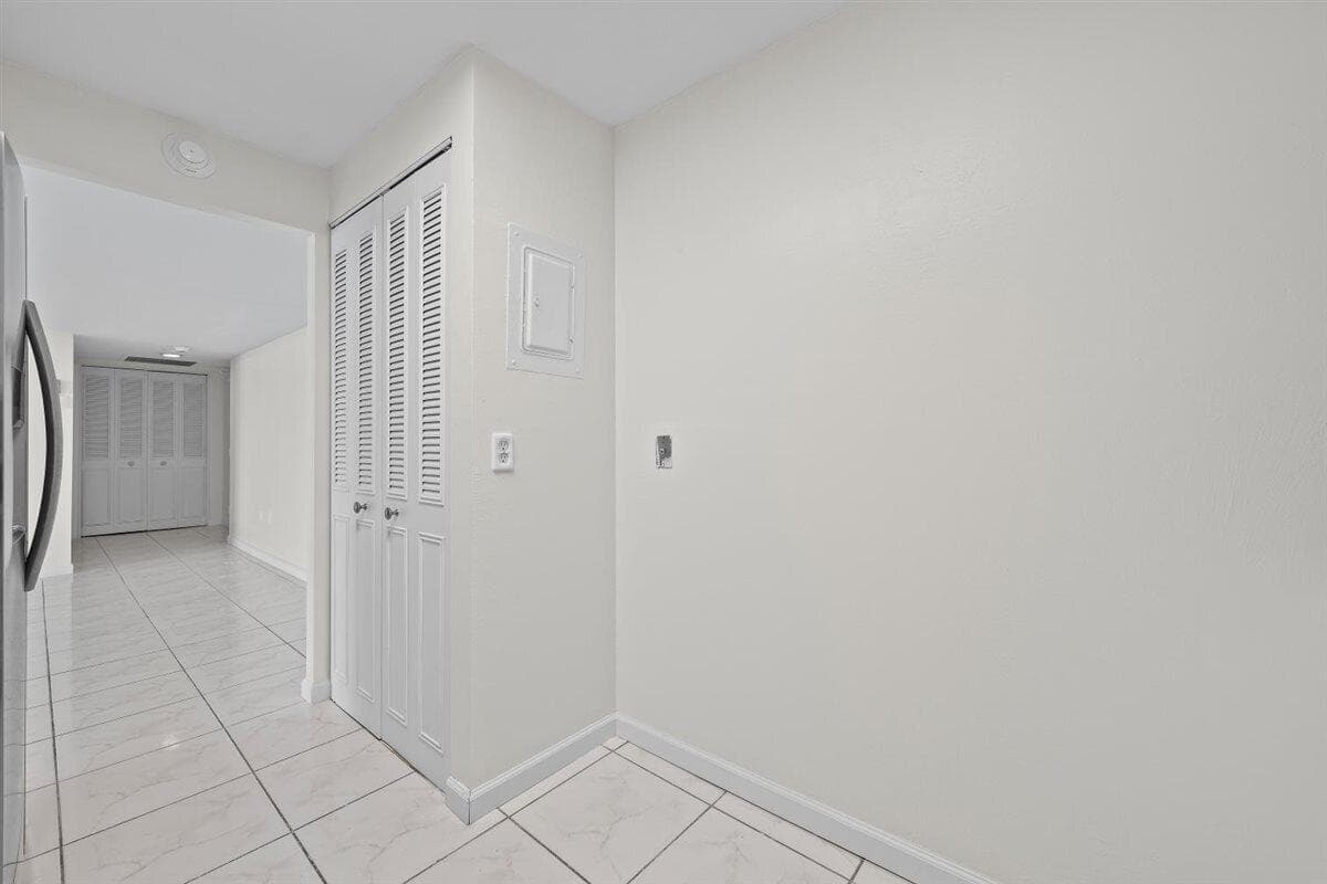 5600 N Flagler Drive 2304 photo 16