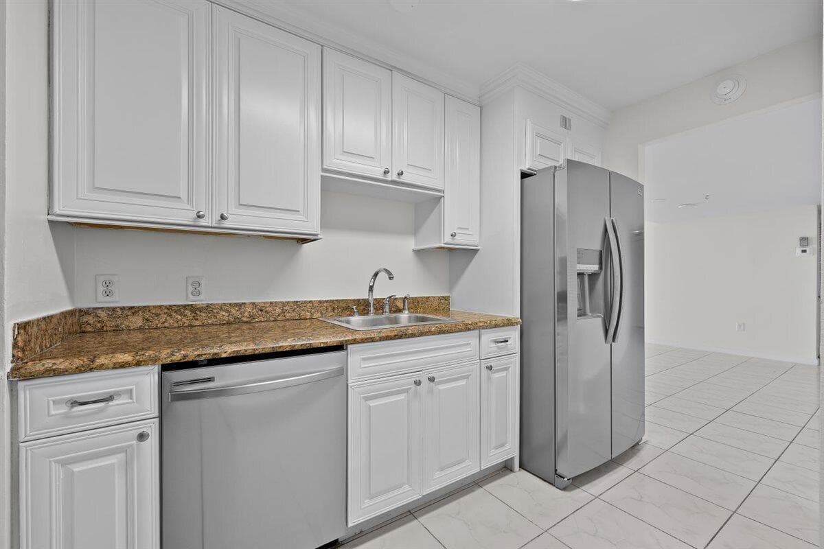 5600 N Flagler Drive 2304 photo 15
