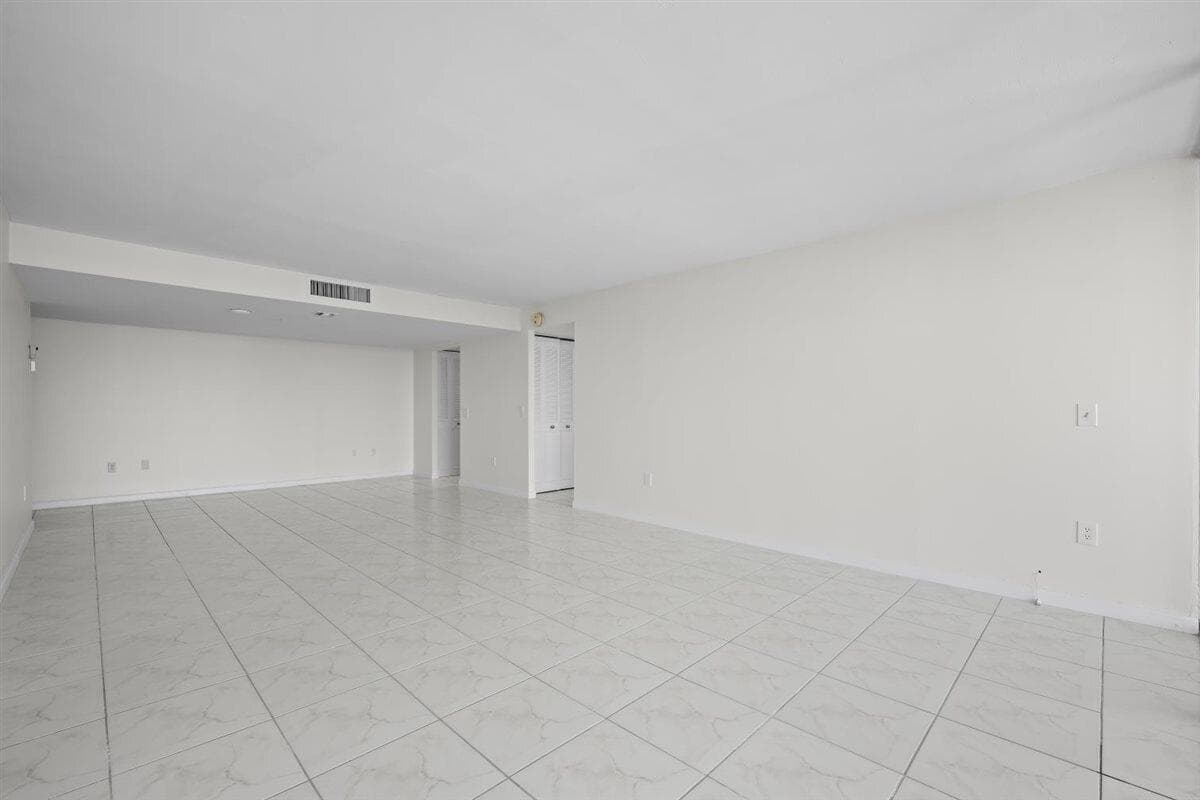 5600 N Flagler Drive 2304 photo 11