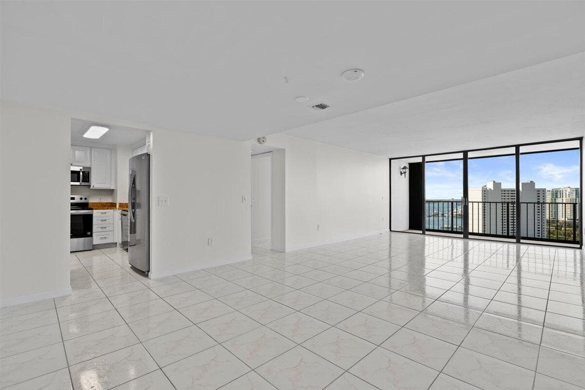 5600 N Flagler Drive 2304 photo 8