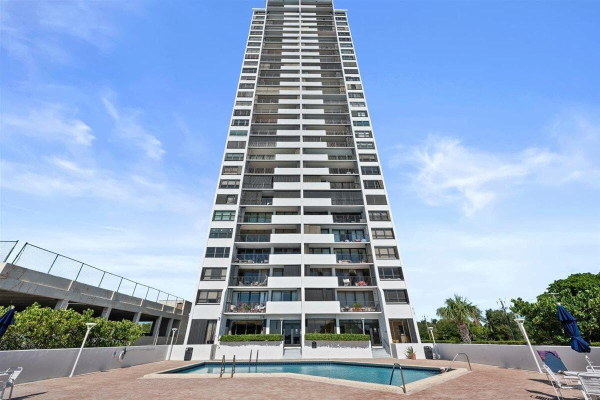 5600 N Flagler Drive 2304 photo 25