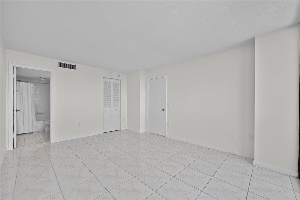 5600 N Flagler Drive 2304 photo 21