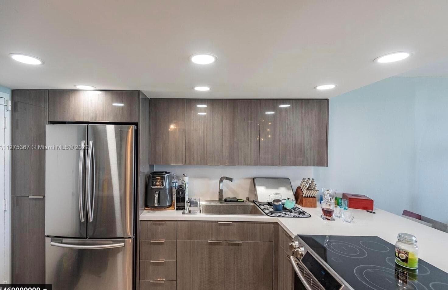 3180 S Ocean Drive 414 photo 3