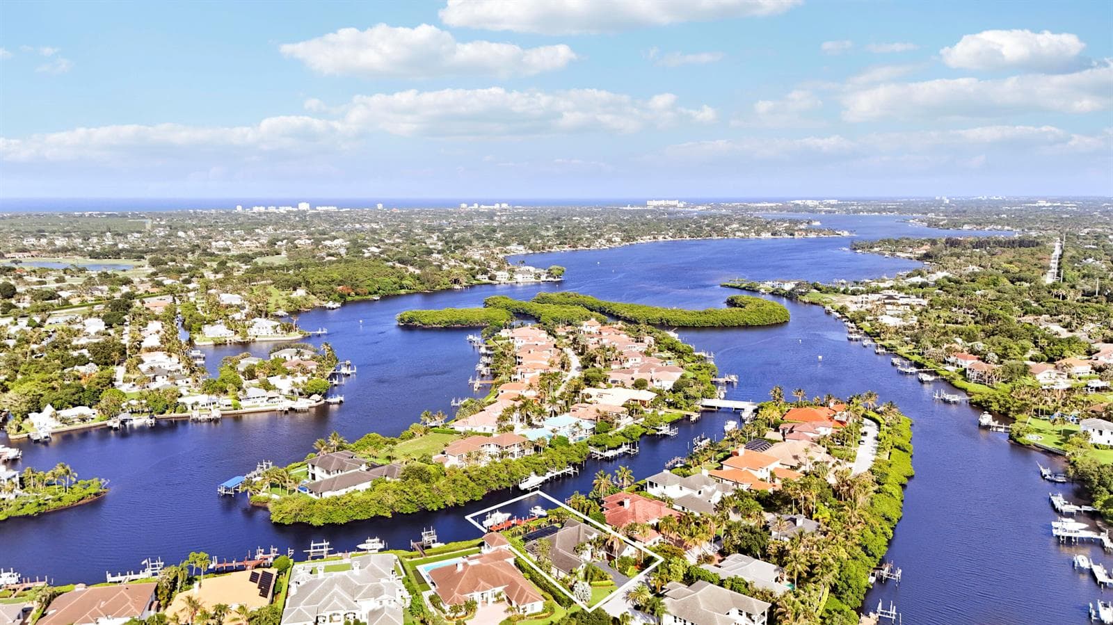 18989 SE Windward Island Lane photo 2