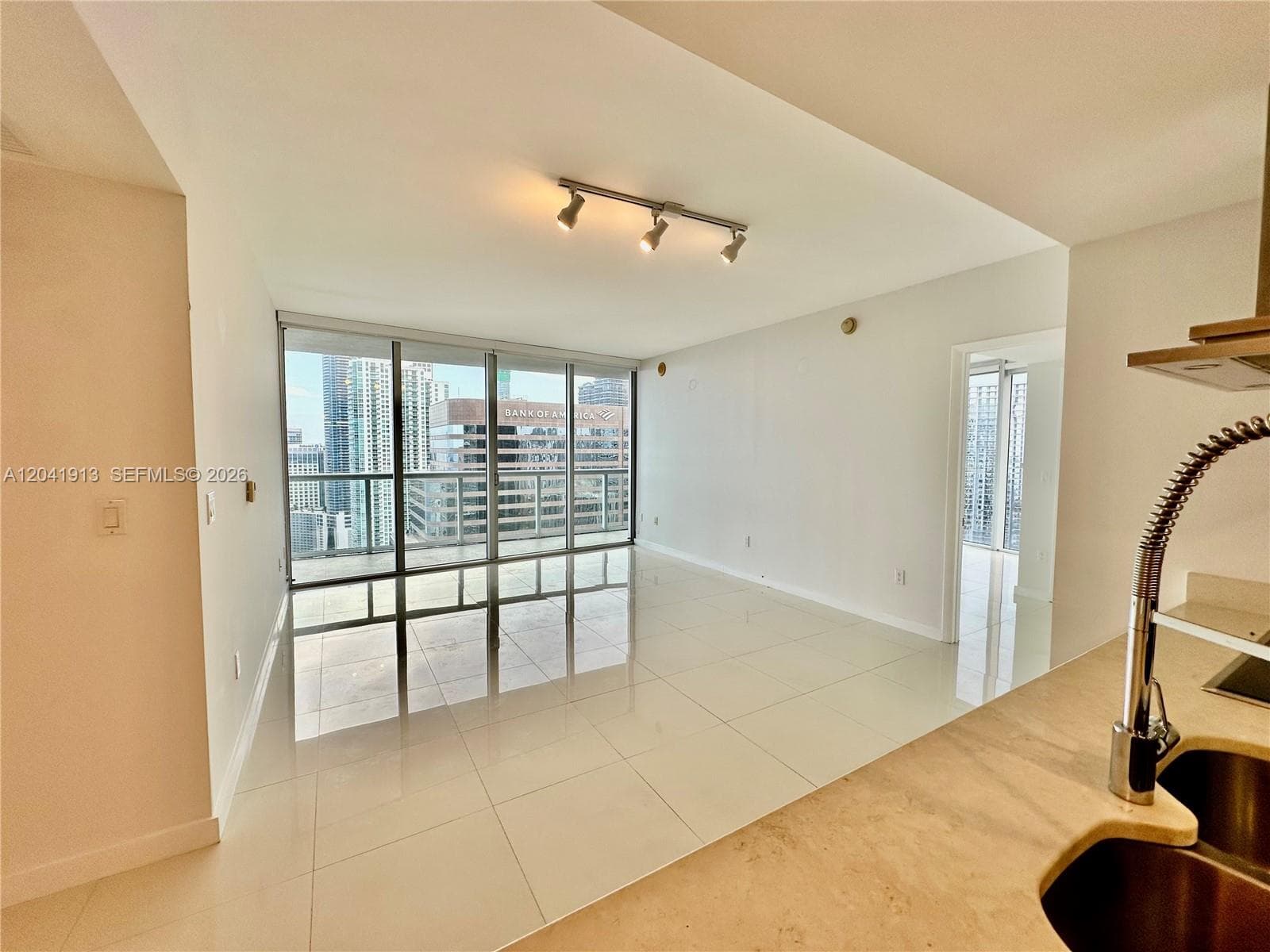 495 Brickell Ave 4011 photo 6