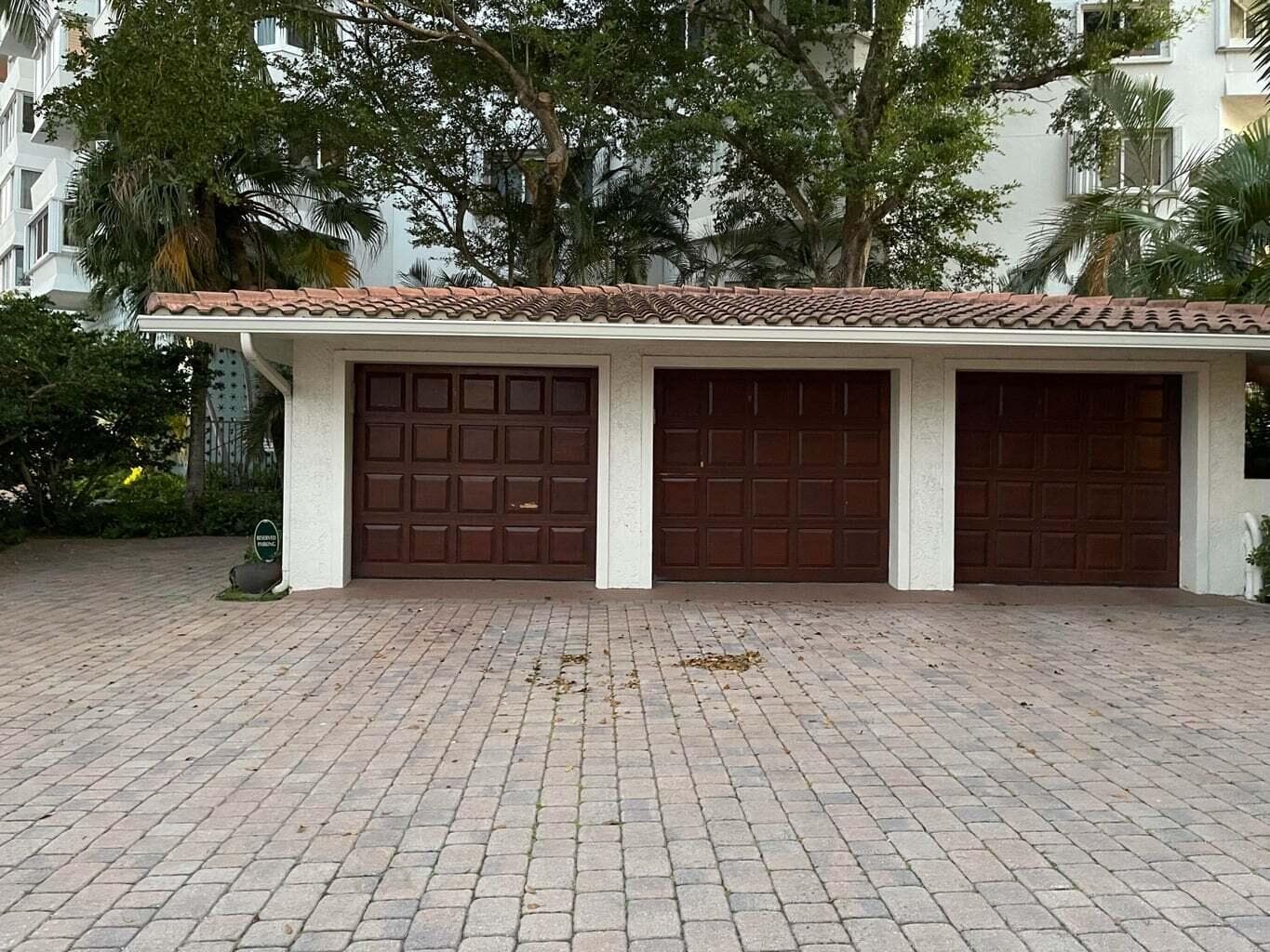325 Sunset Drive A photo 3