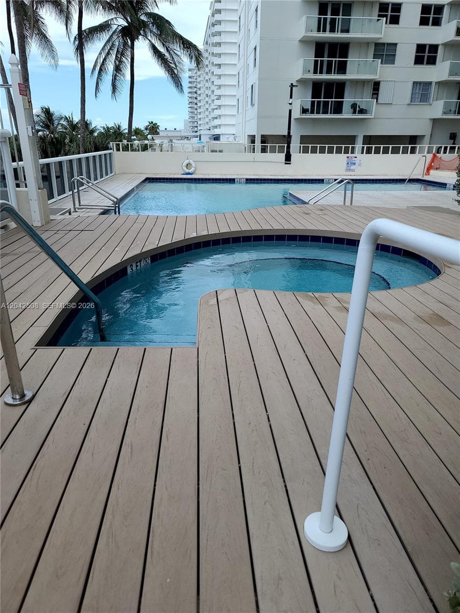 5757 Collins Ave 1604 photo 13