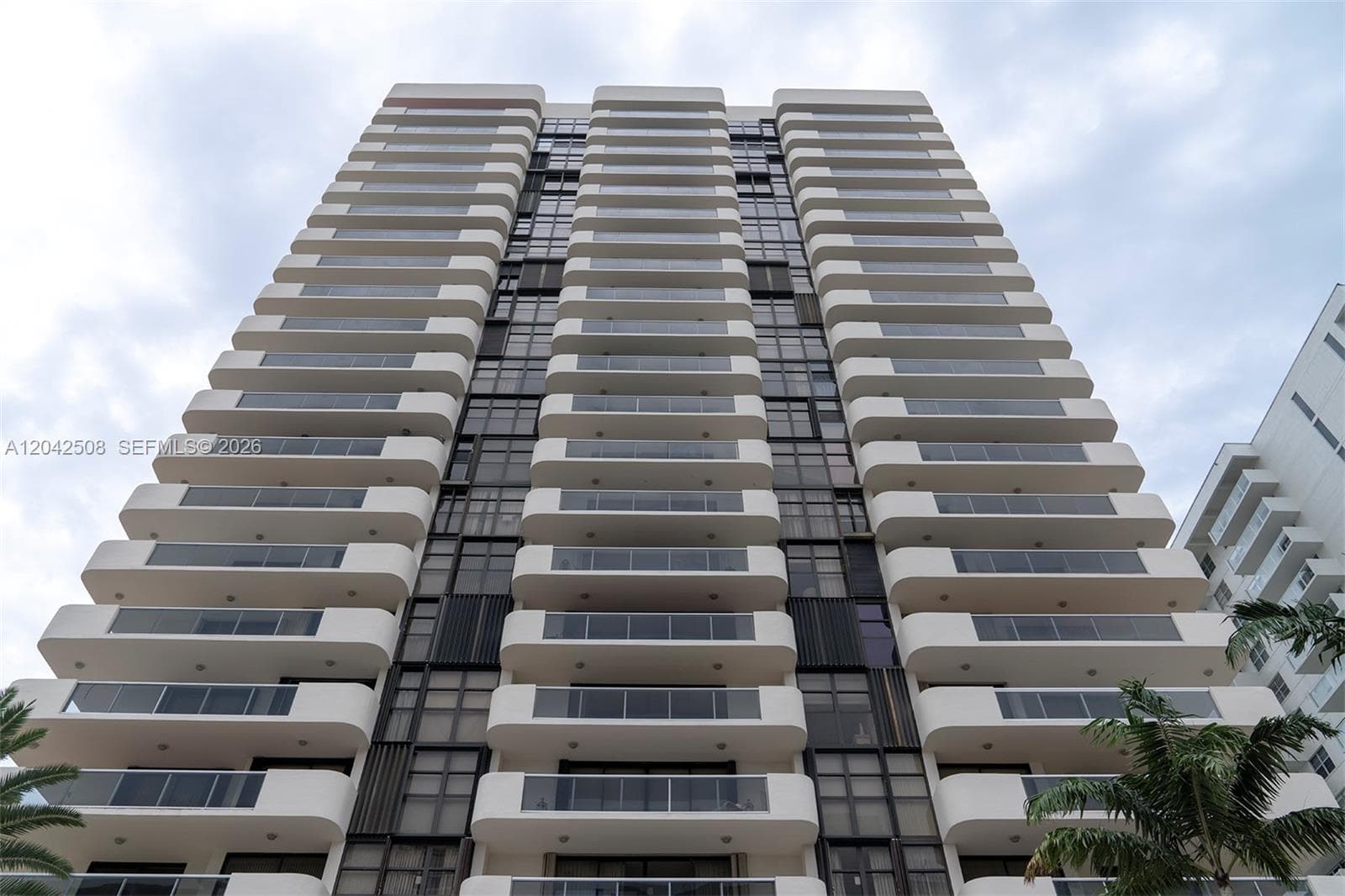 5757 Collins Ave 1604 photo 3