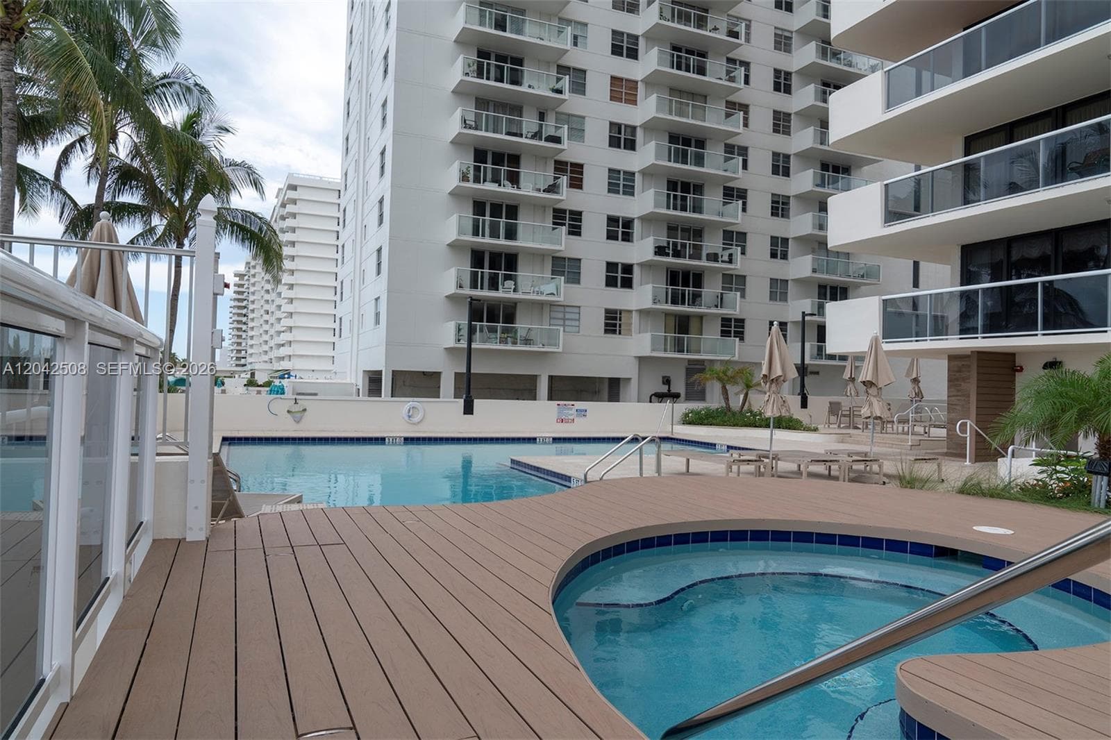 5757 Collins Ave 1604 photo 11