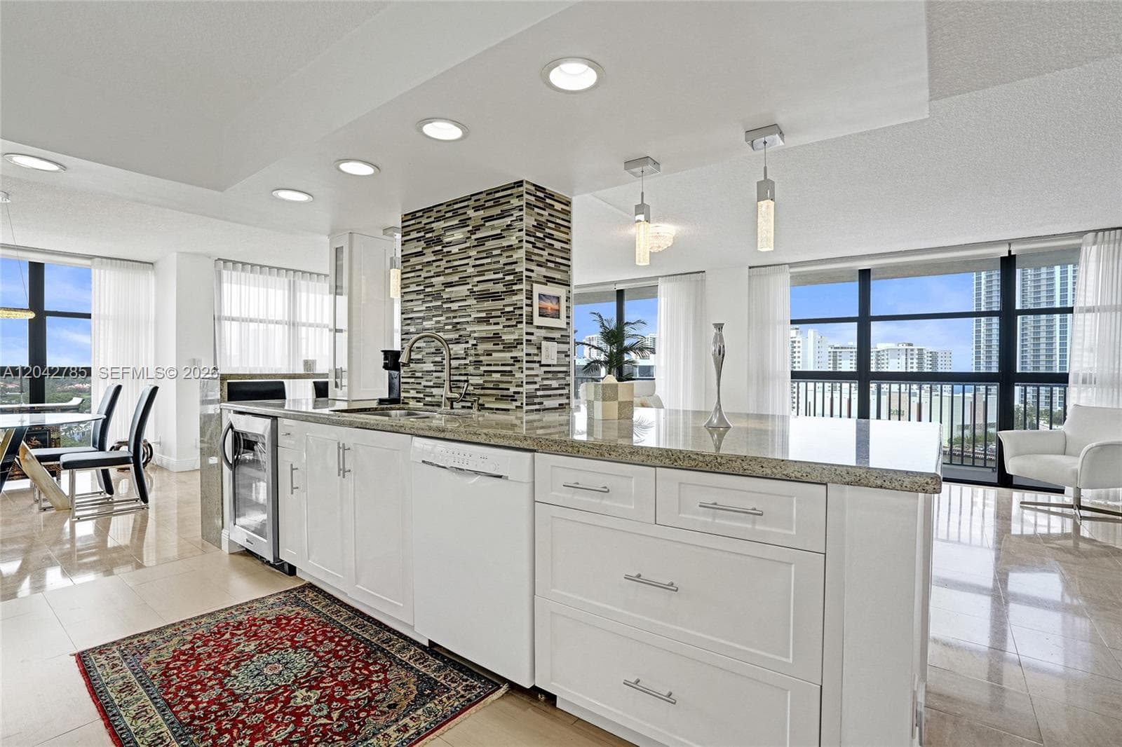 400 Leslie Dr PH# 1110 photo 2