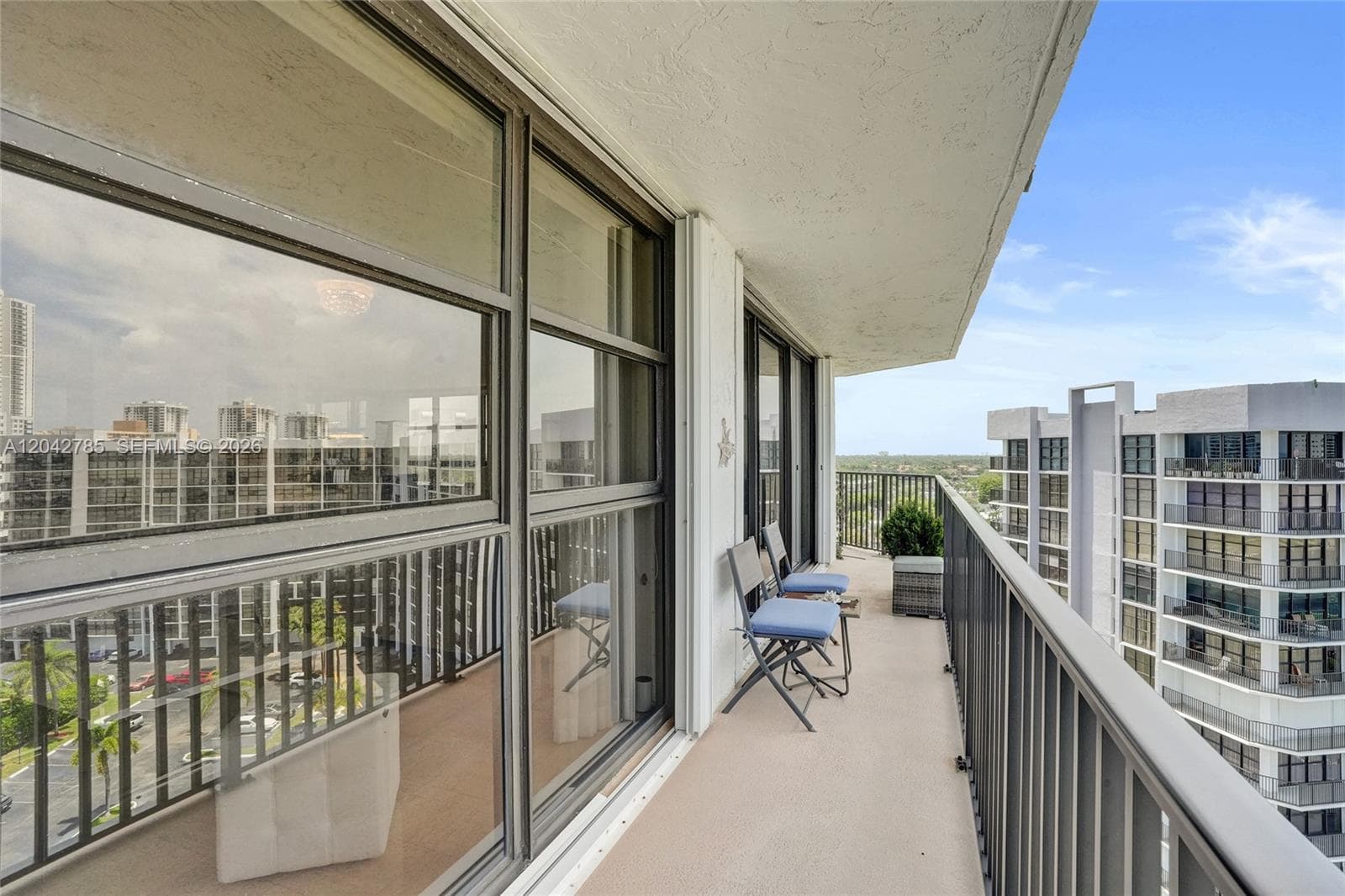 400 Leslie Dr PH# 1110 photo 22