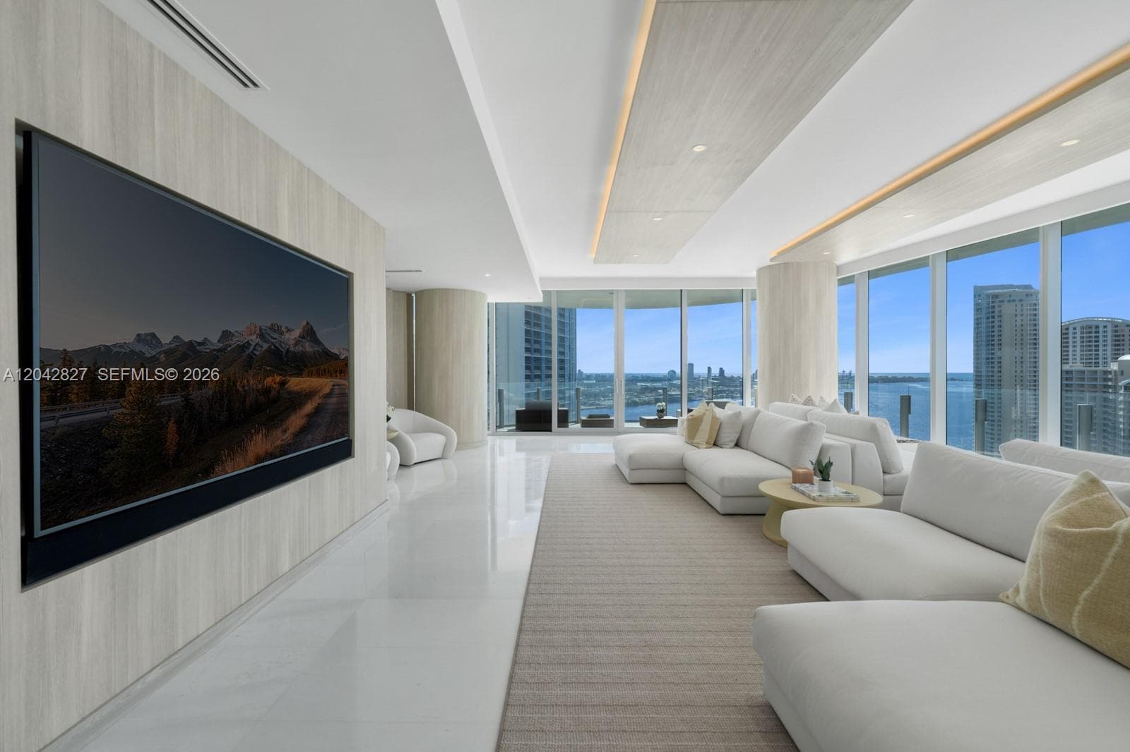 300 Biscayne Boulevard Way 2701 photo 3