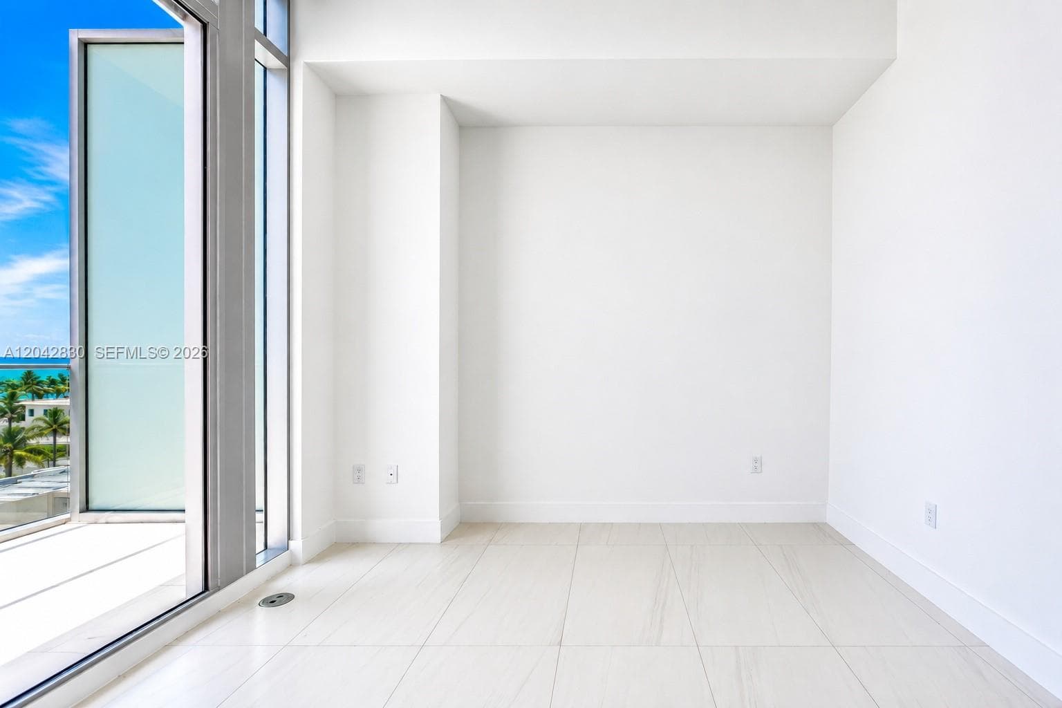 153 N Seabreeze Blvd 401 photo 12