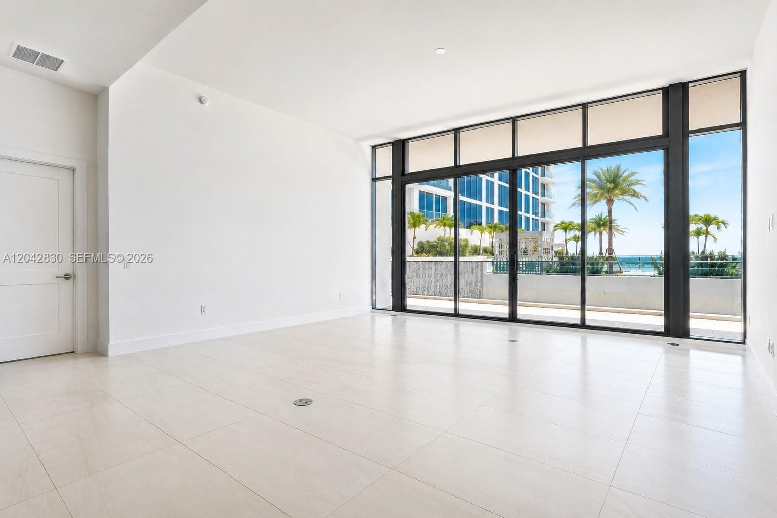 153 N Seabreeze Blvd 401 photo 3