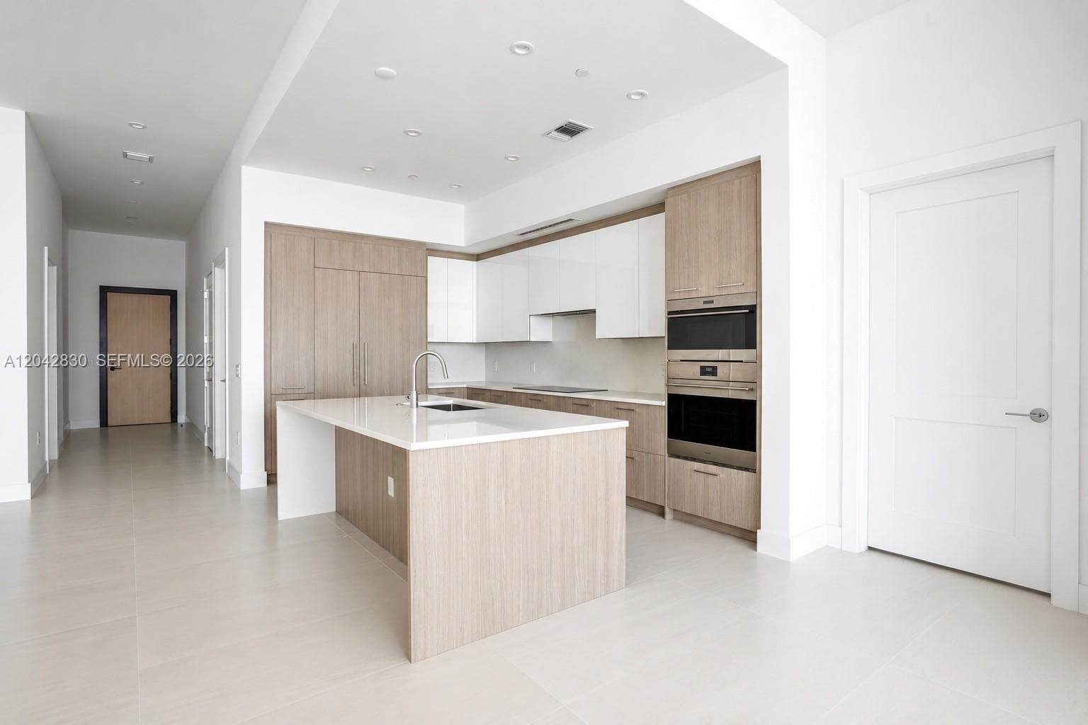 153 N Seabreeze Blvd 401 photo 5