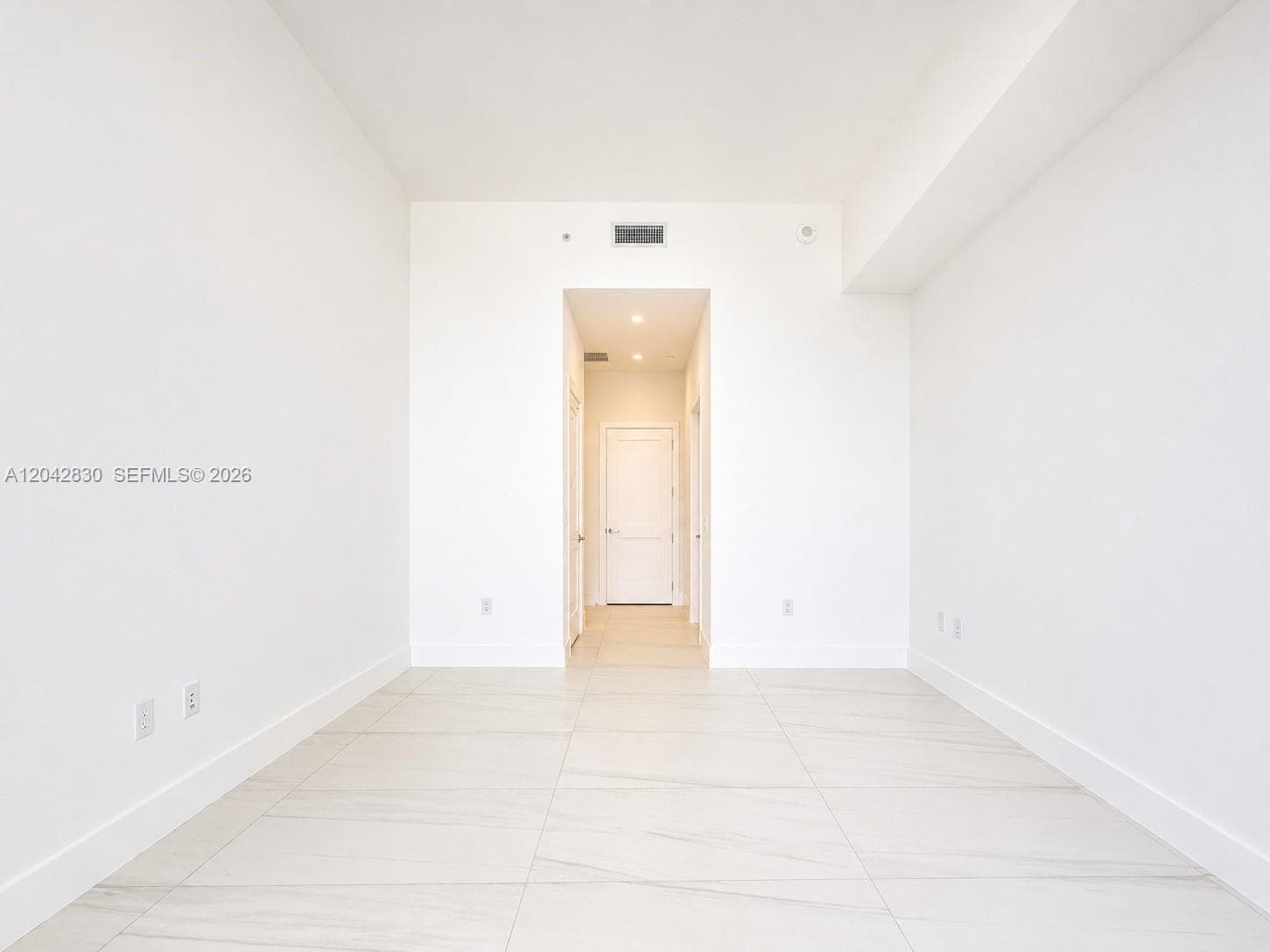 153 N Seabreeze Blvd 401 photo 9