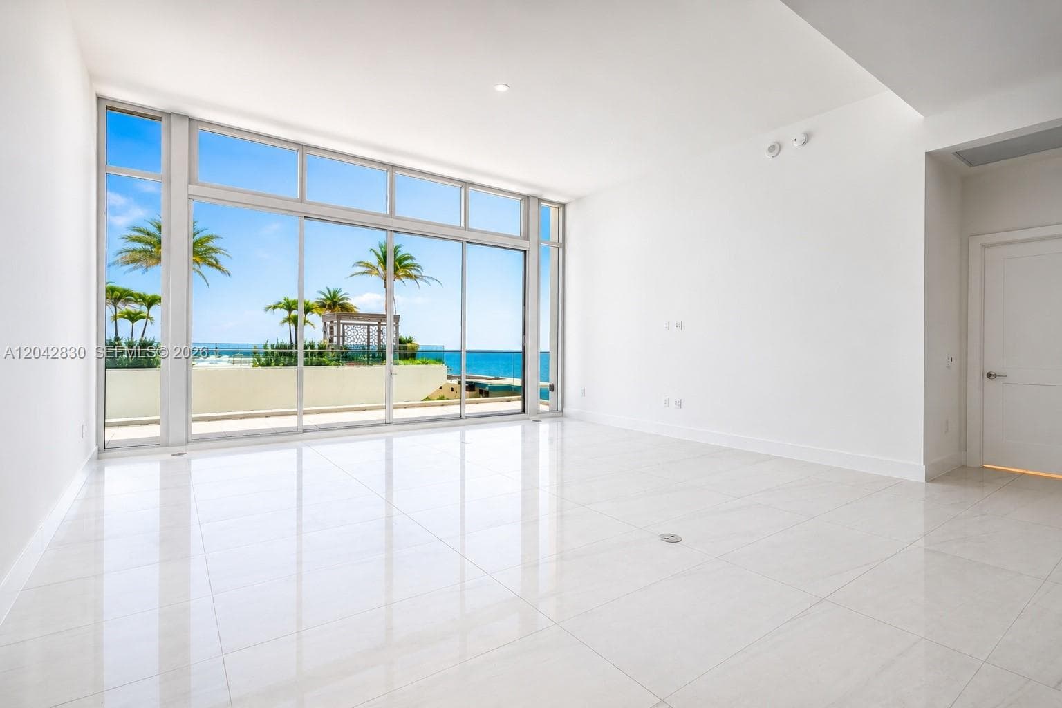 153 N Seabreeze Blvd 401 photo 4