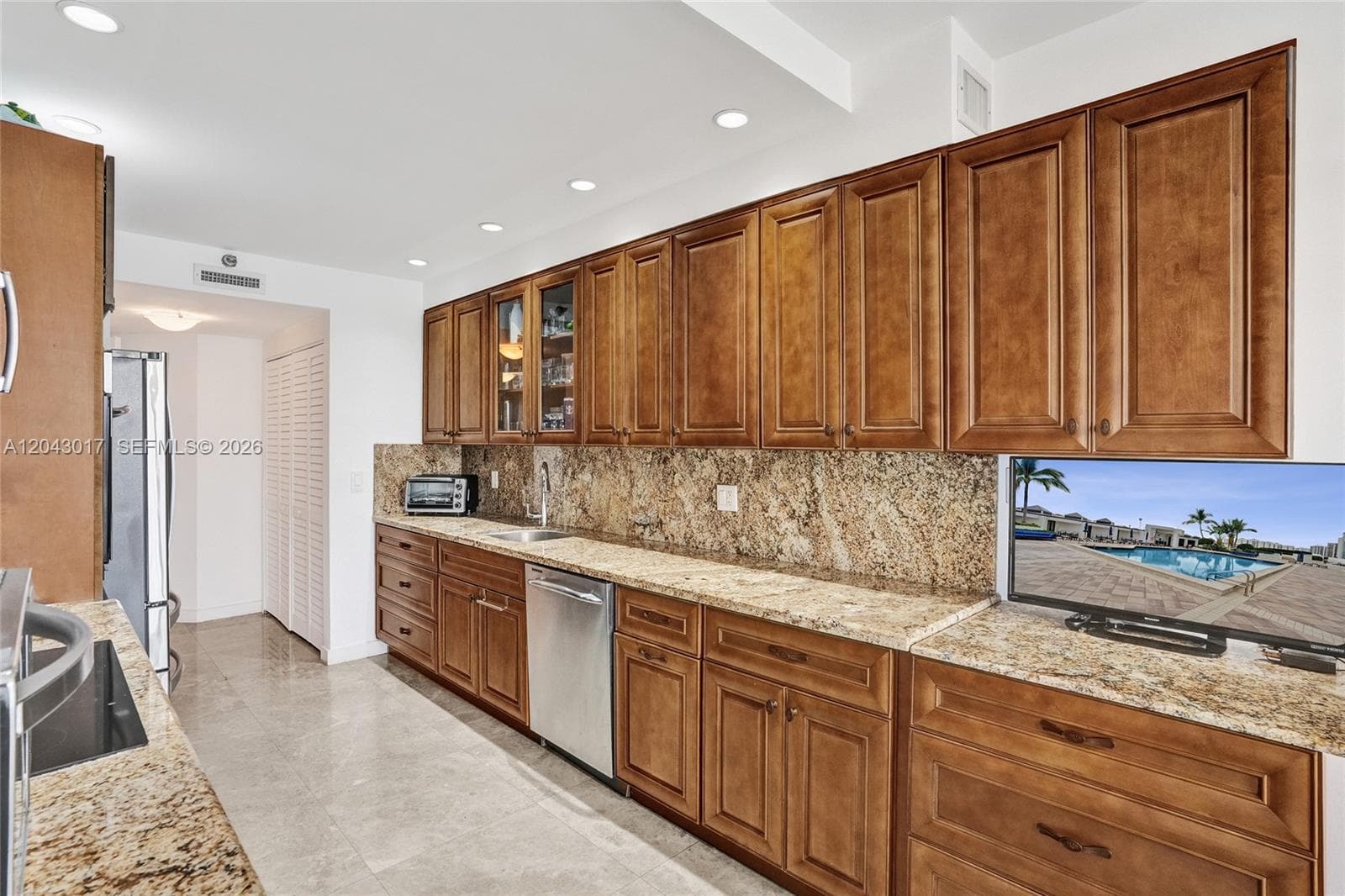 19500 Turnberry Way 10A photo 16